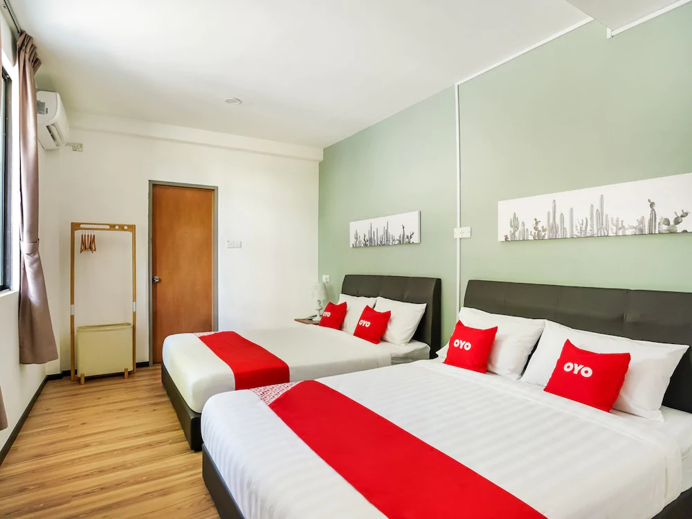 Treeline Urban Inn by OYO Rooms