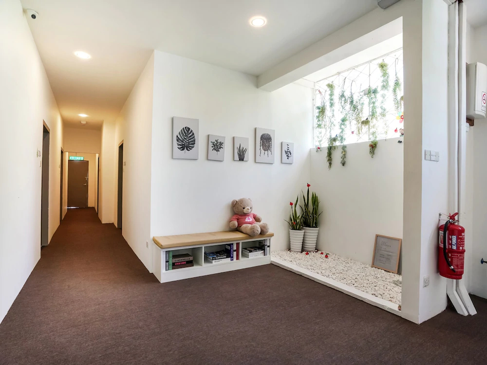 Treeline Urban Inn by OYO Rooms