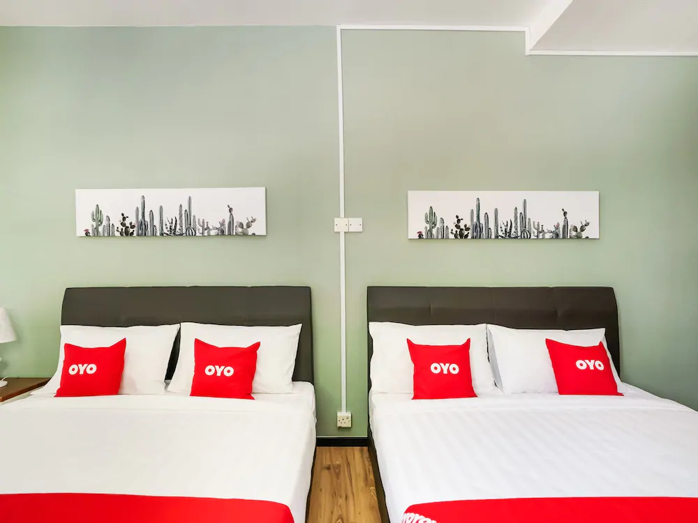 Treeline Urban Inn by OYO Rooms
