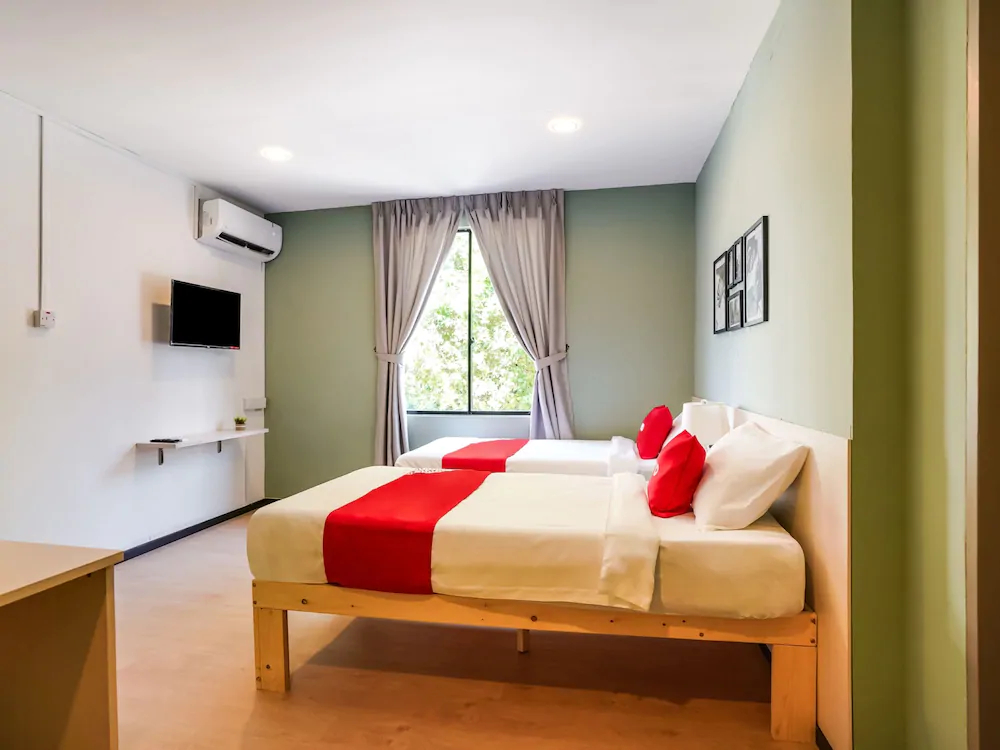 Treeline Urban Inn by OYO Rooms