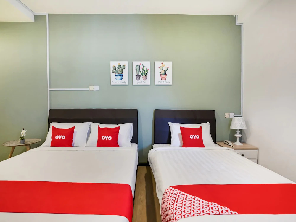 Treeline Urban Inn by OYO Rooms