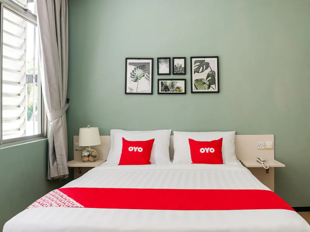 Treeline Urban Inn by OYO Rooms