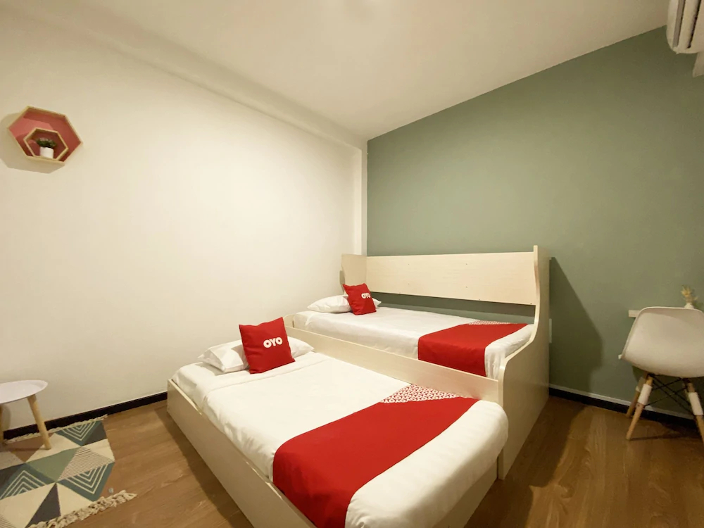 Treeline Urban Inn by OYO Rooms