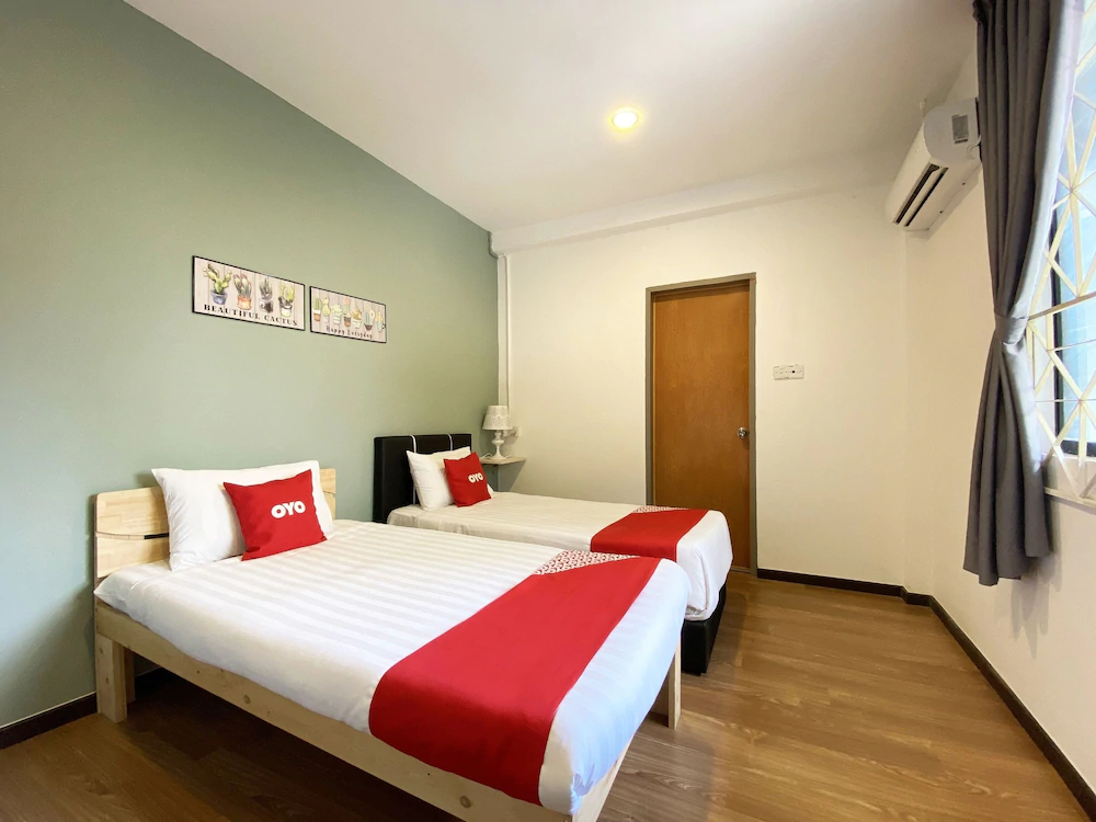 Treeline Urban Inn by OYO Rooms