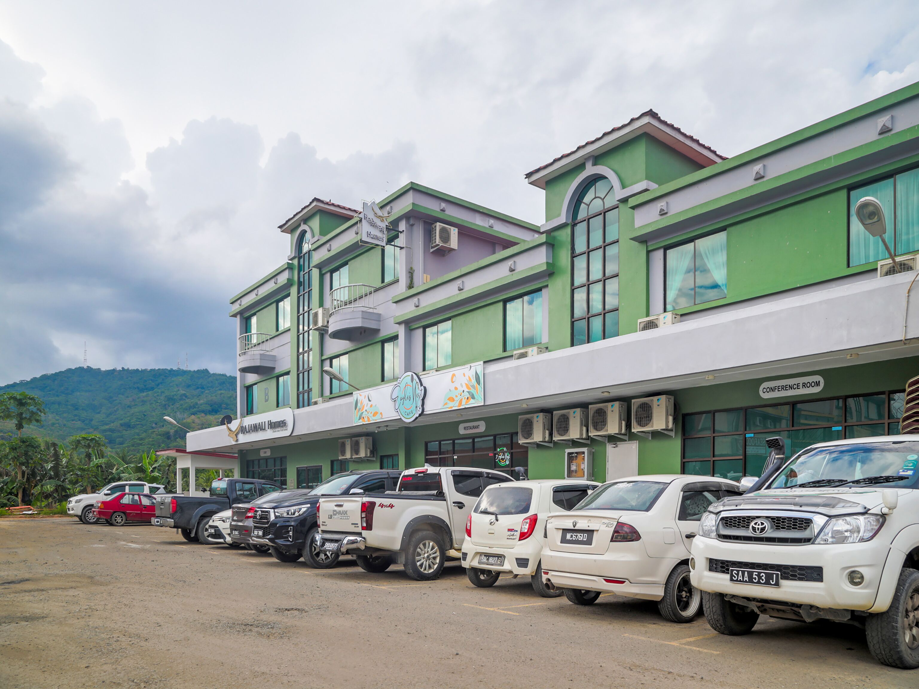 Capital O 90154 Rajawali Homes