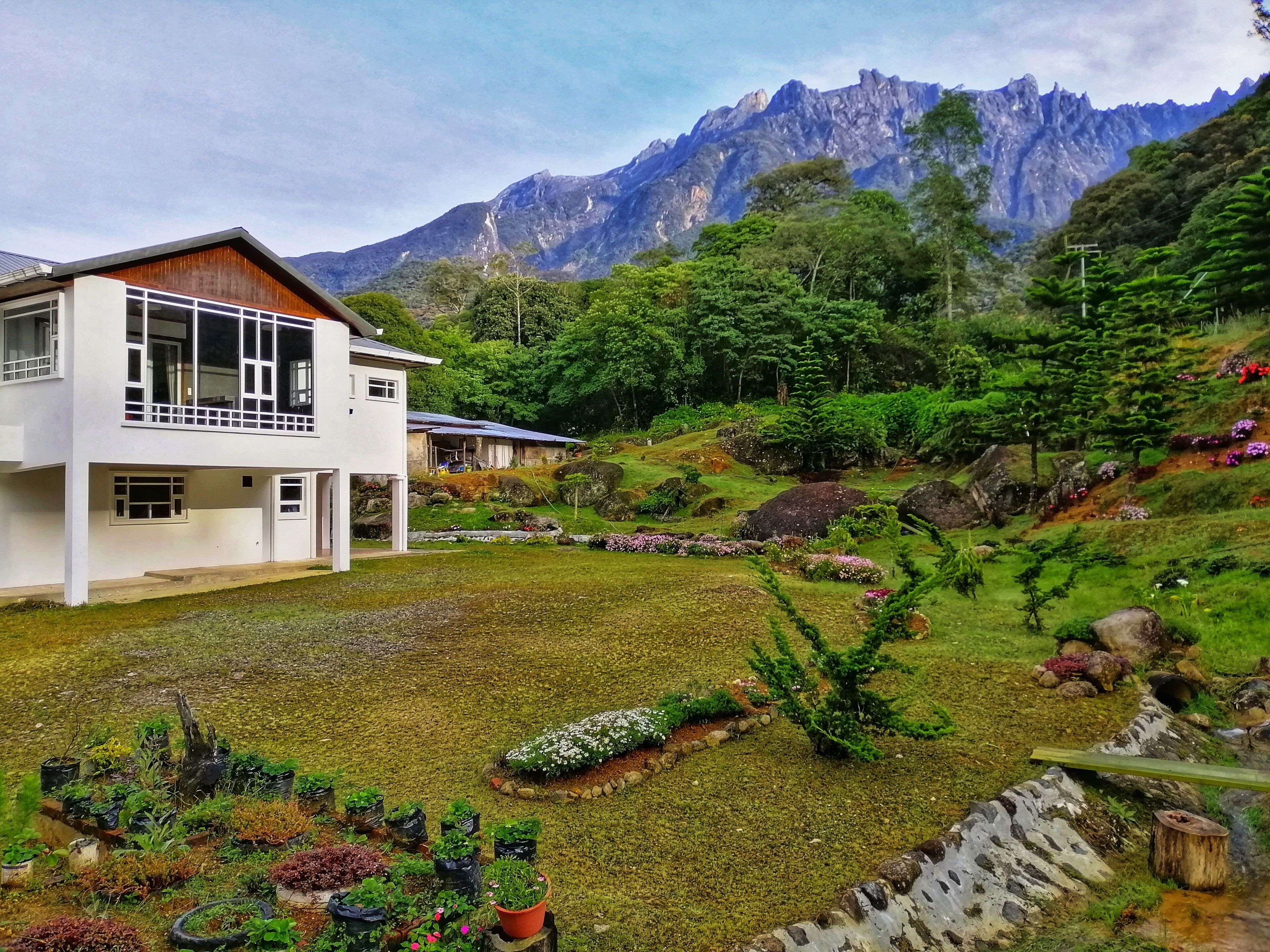 Sling & Stone Mountain Suites