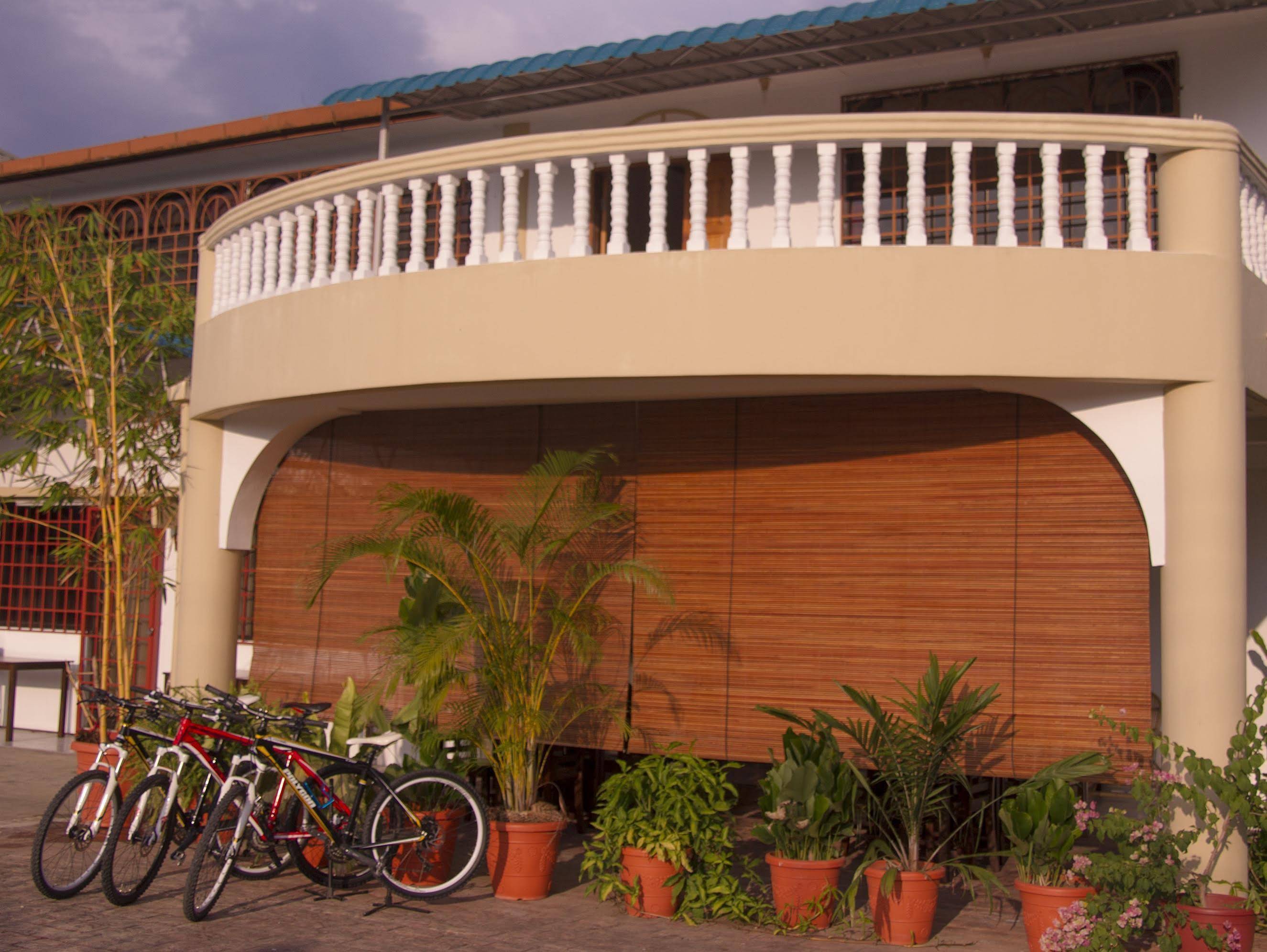 Bike And Tours Bed & Breakfast