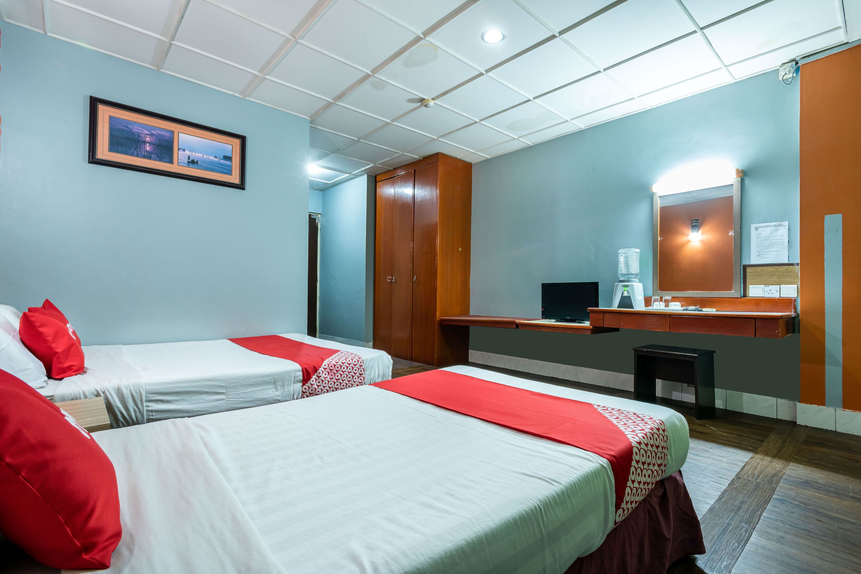 Kurnia Hotel by OYO Rooms