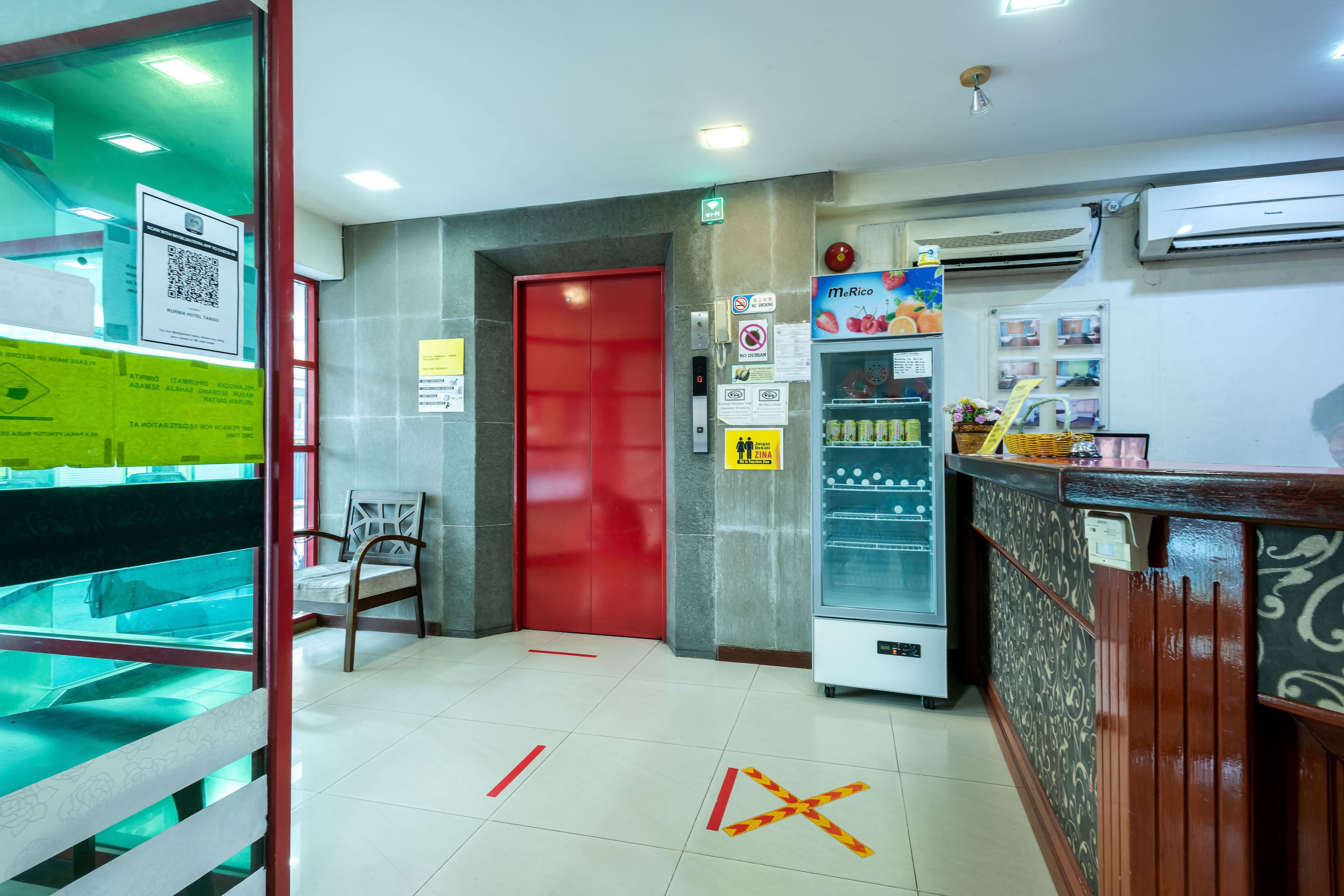 Kurnia Hotel by OYO Rooms