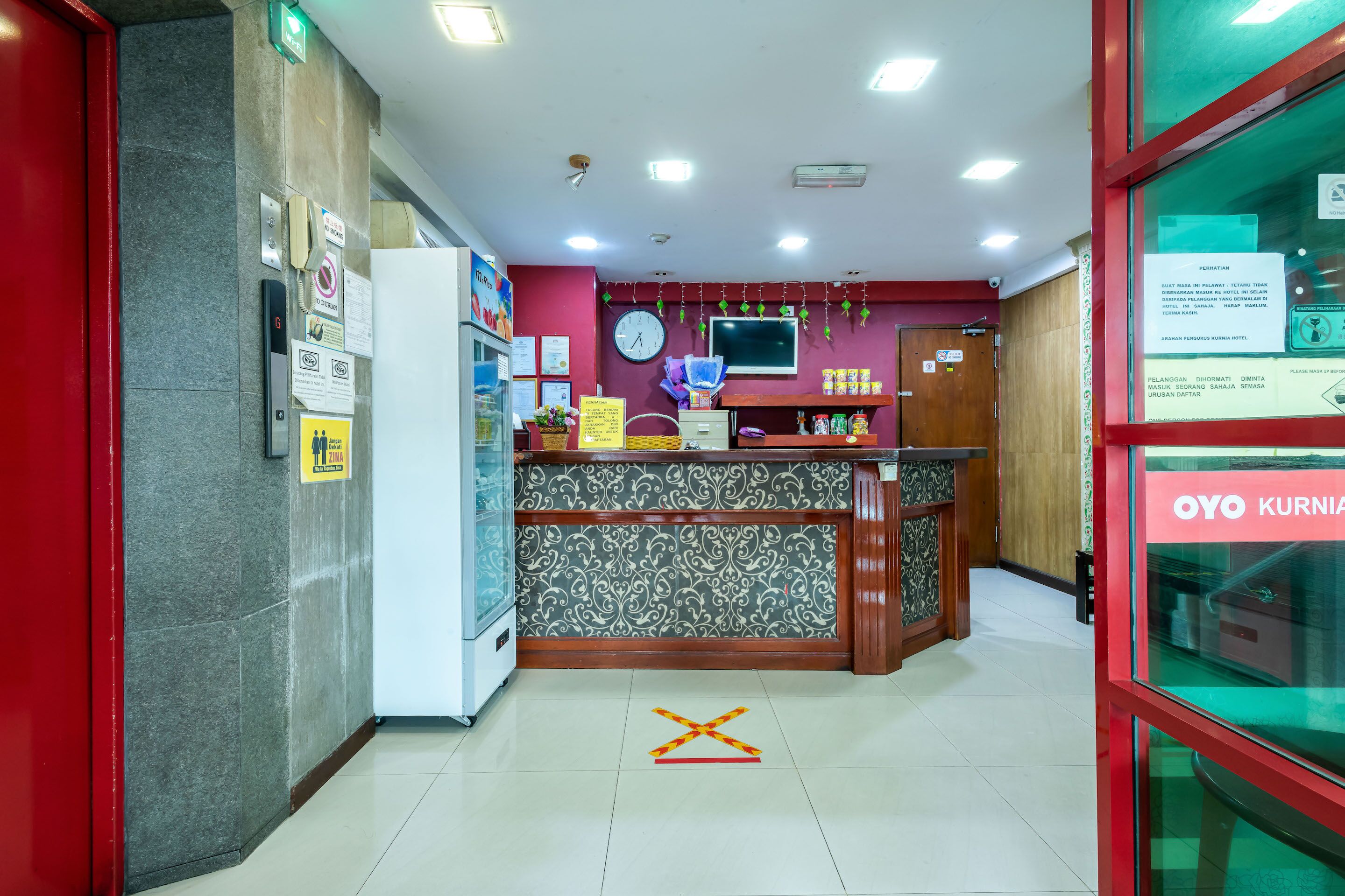Kurnia Hotel by OYO Rooms