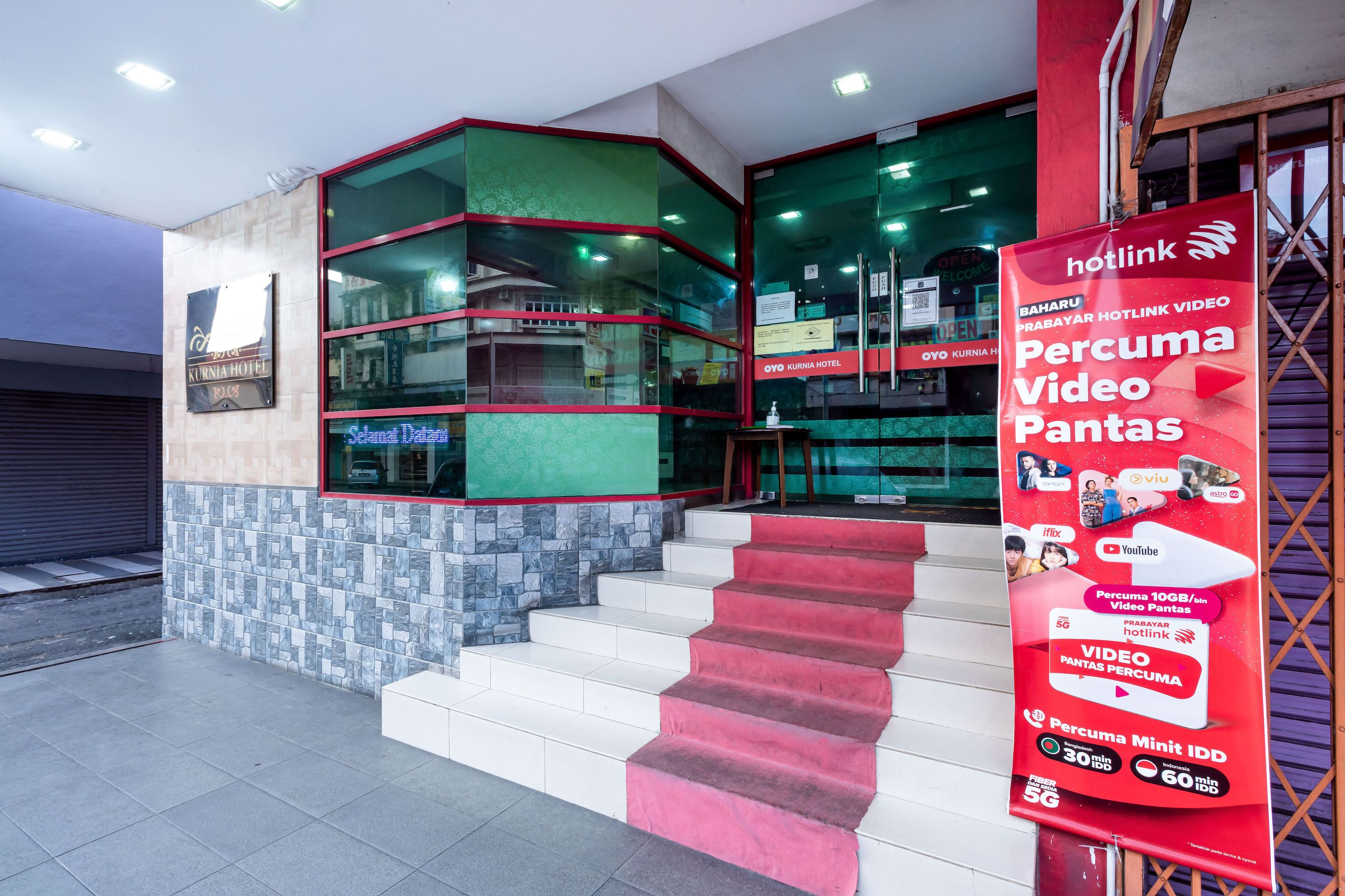 Kurnia Hotel by OYO Rooms