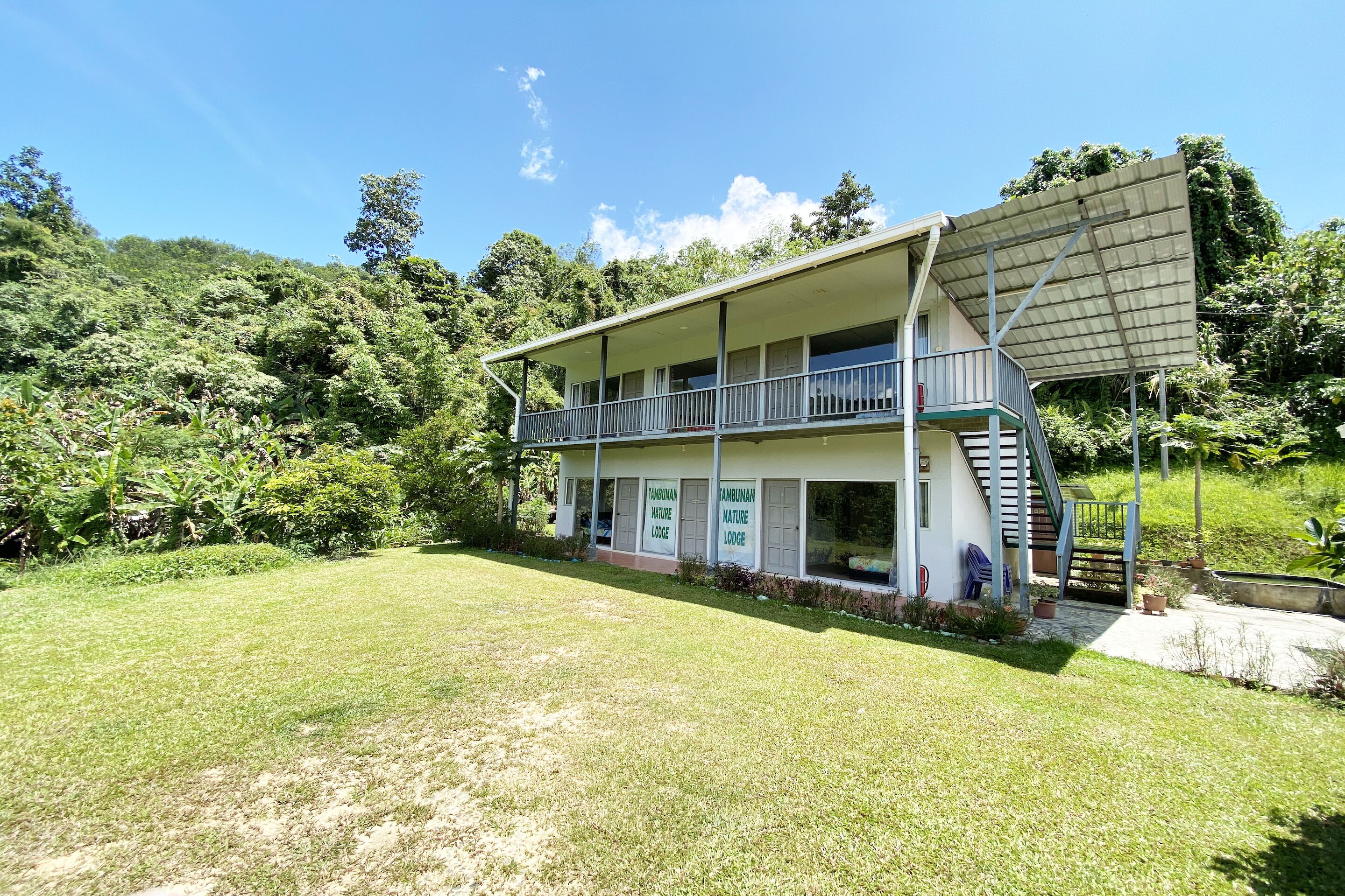 OYO Home 90318 Tambunan Nature Lodge