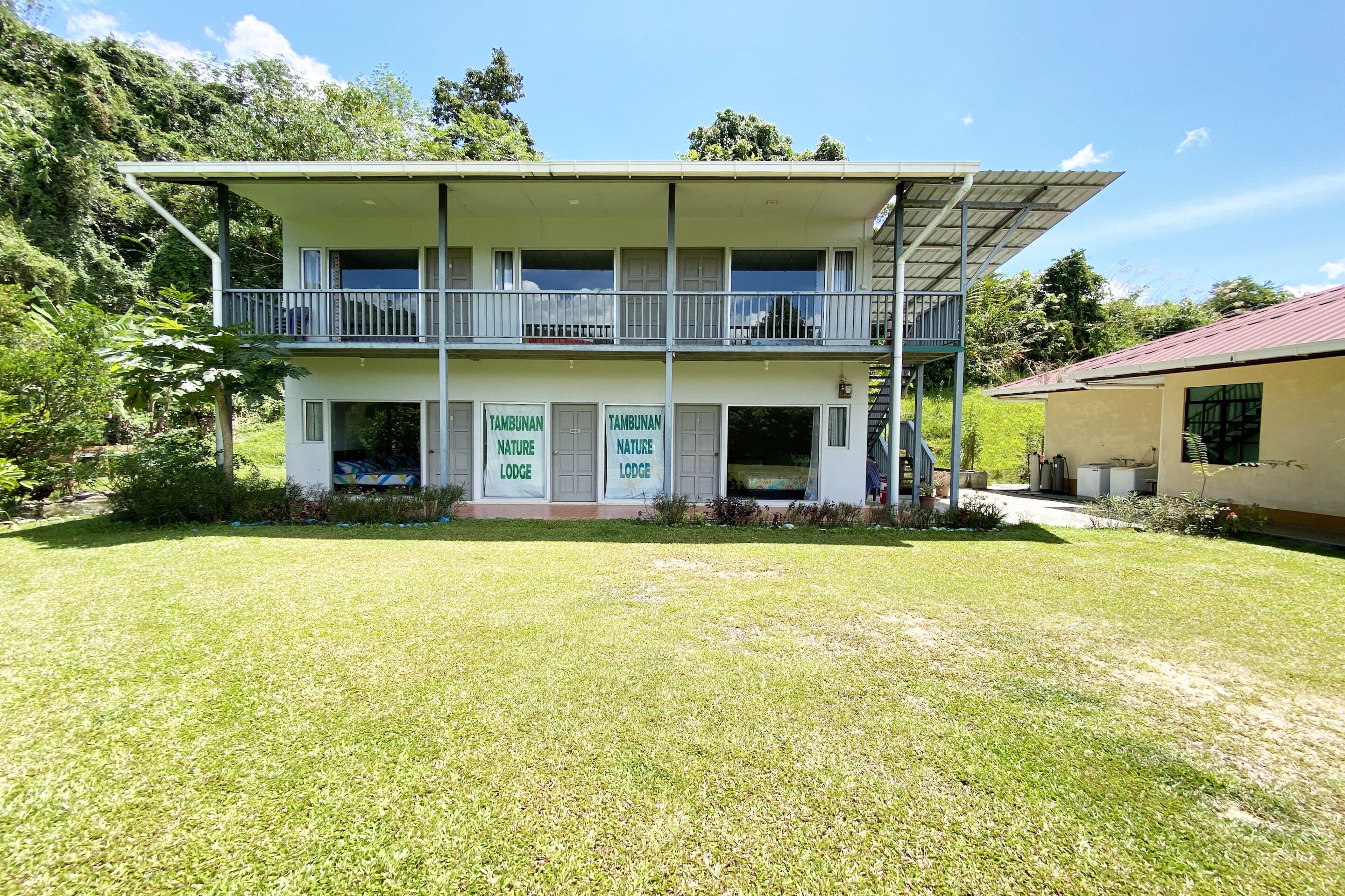 OYO Home 90318 Tambunan Nature Lodge