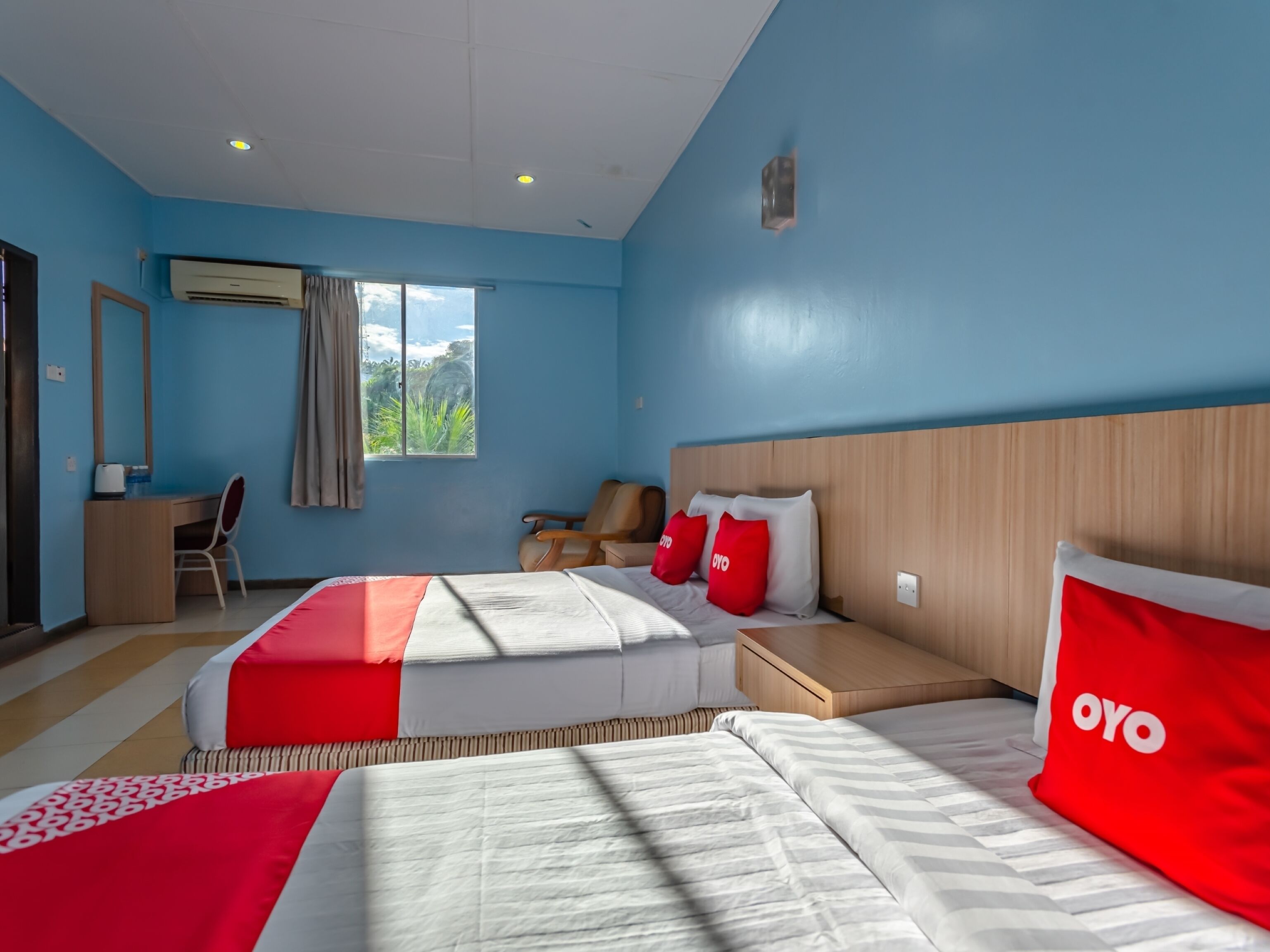 Mostyn Hotel by OYO Rooms