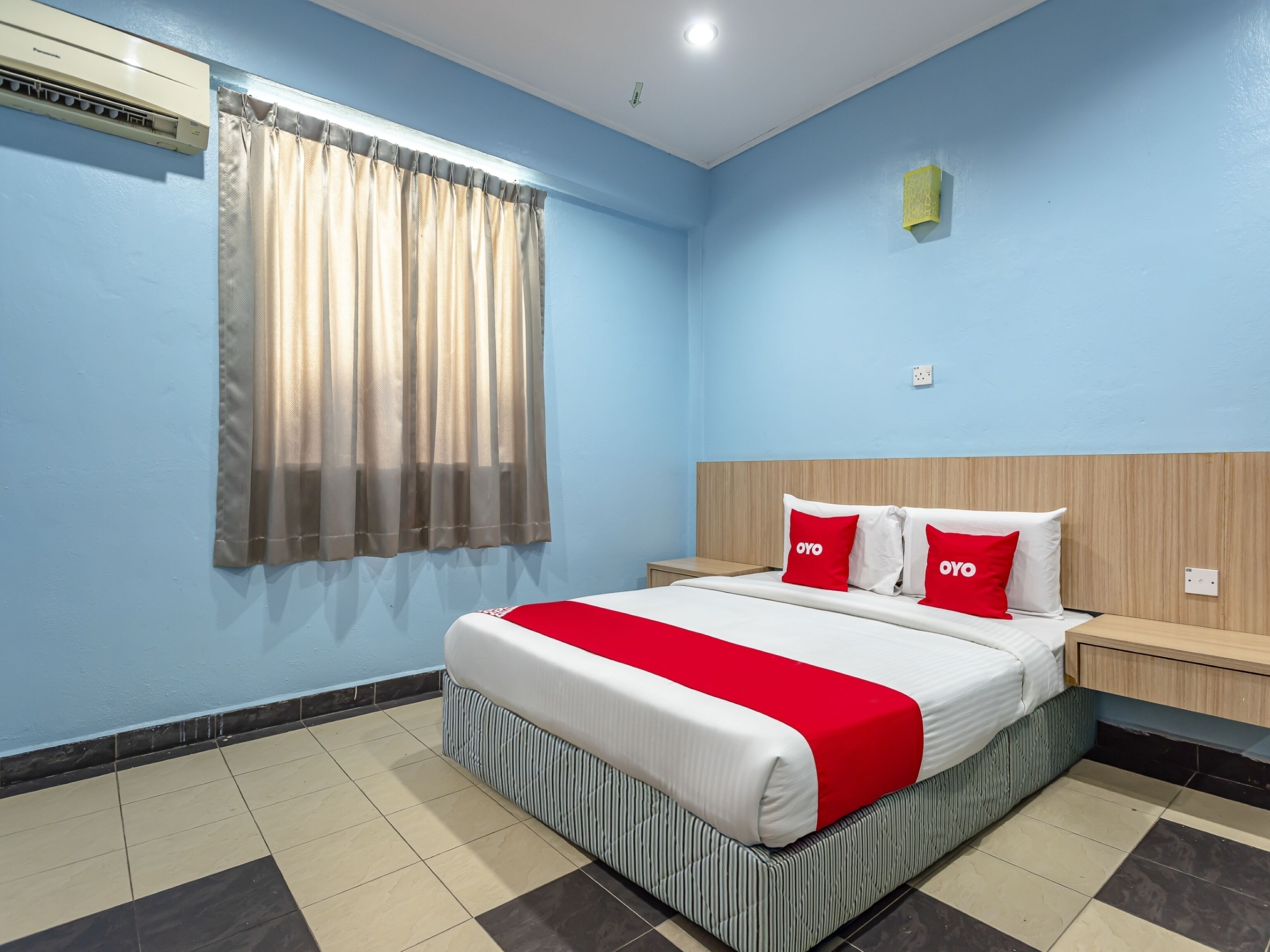 Mostyn Hotel by OYO Rooms