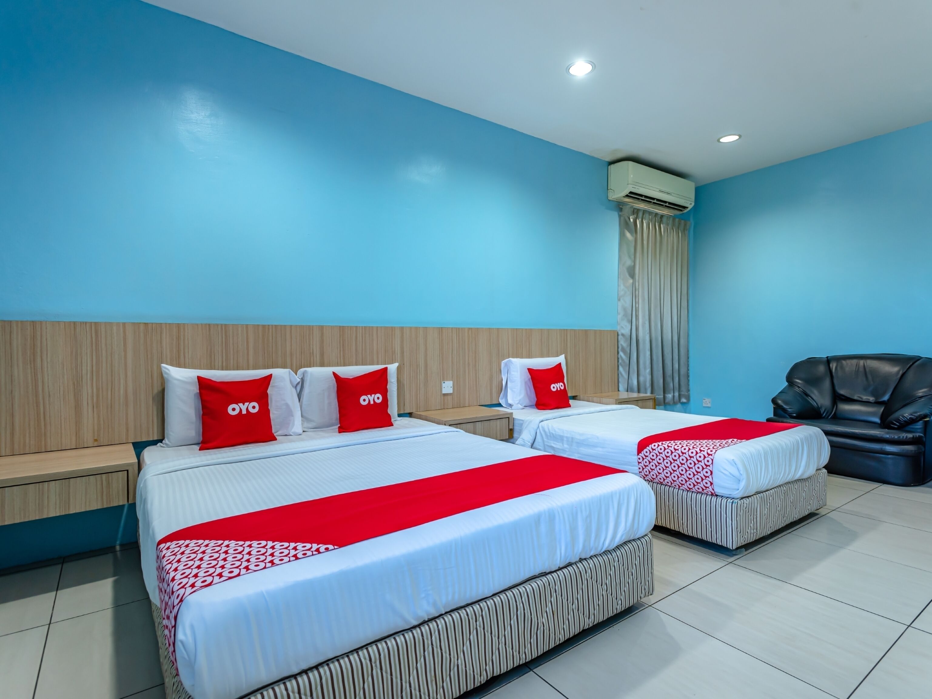 Mostyn Hotel by OYO Rooms