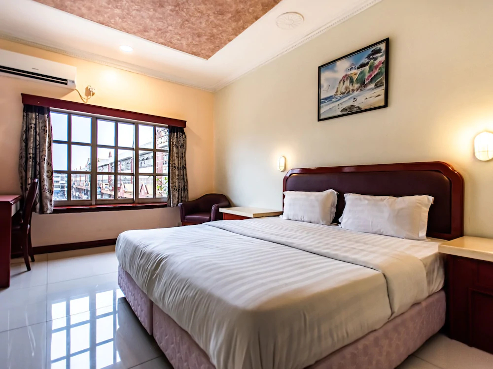 The Dream Hotel by OYO Rooms
