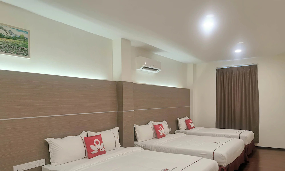 Ambassador Residence by ZEN Rooms