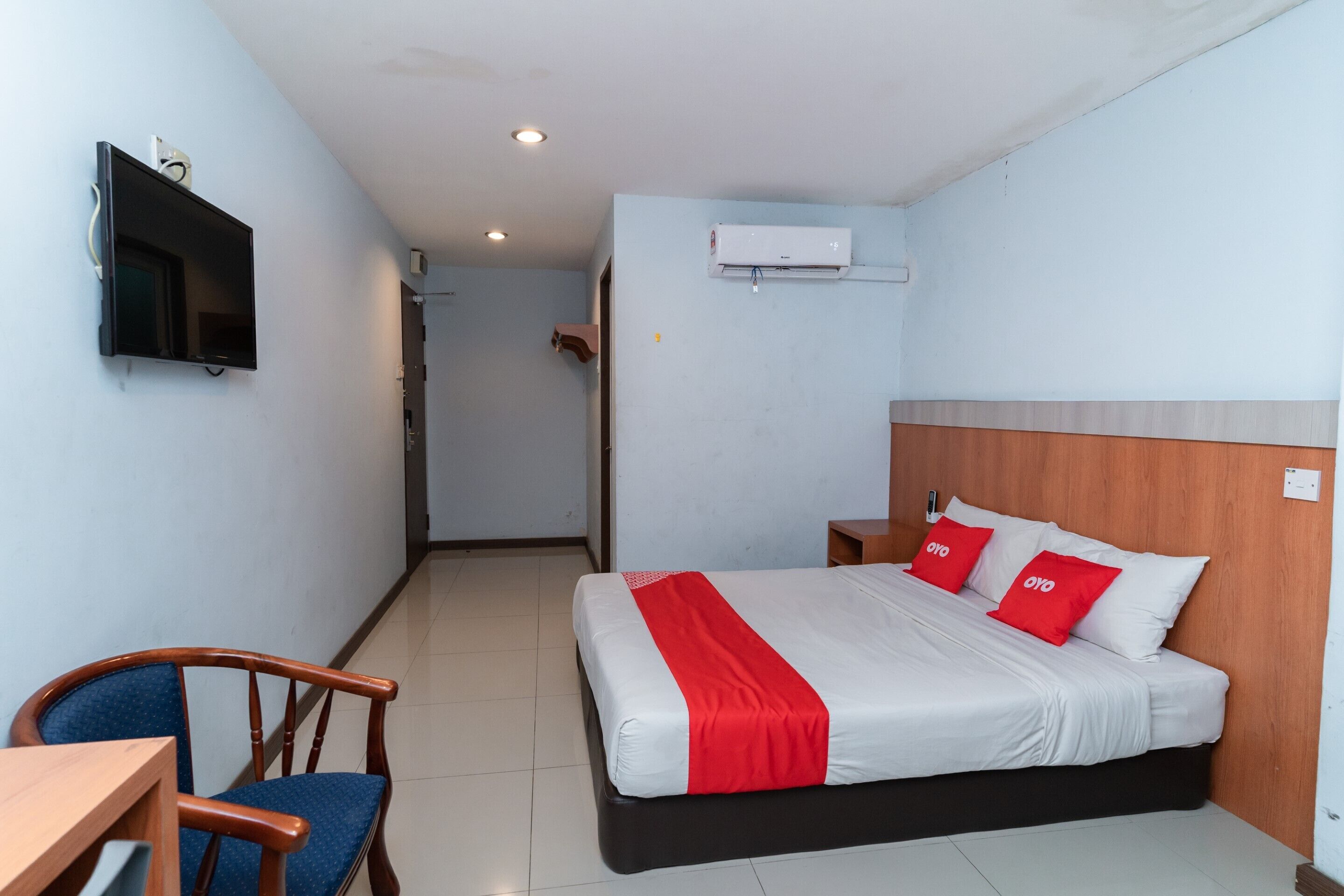 OYO 90207 Sir Inn