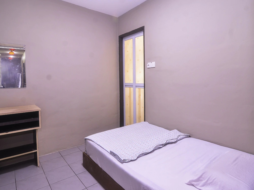 Hilltop Room by OYO Rooms