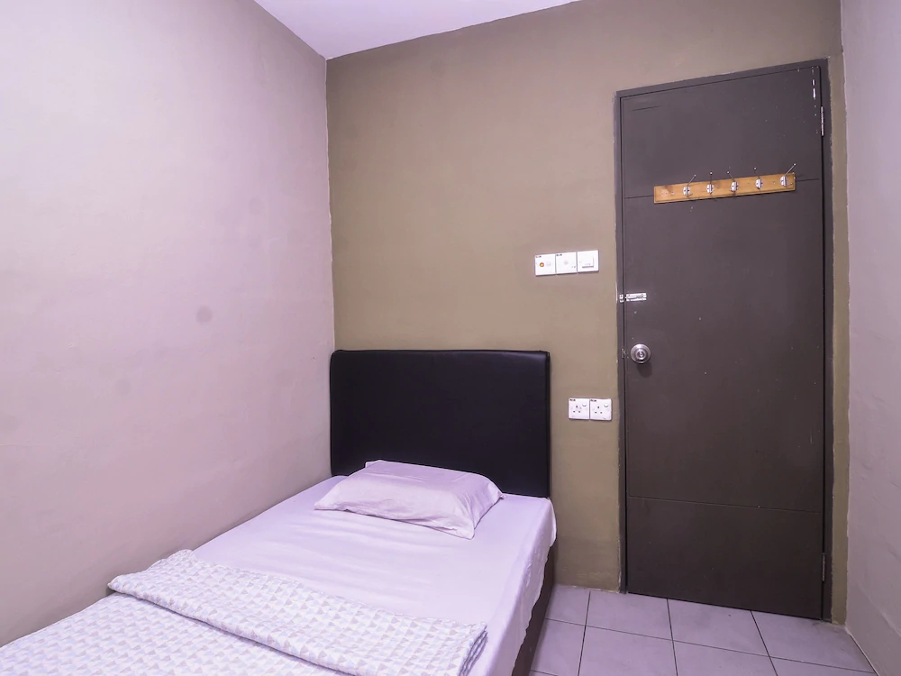 Hilltop Room by OYO Rooms