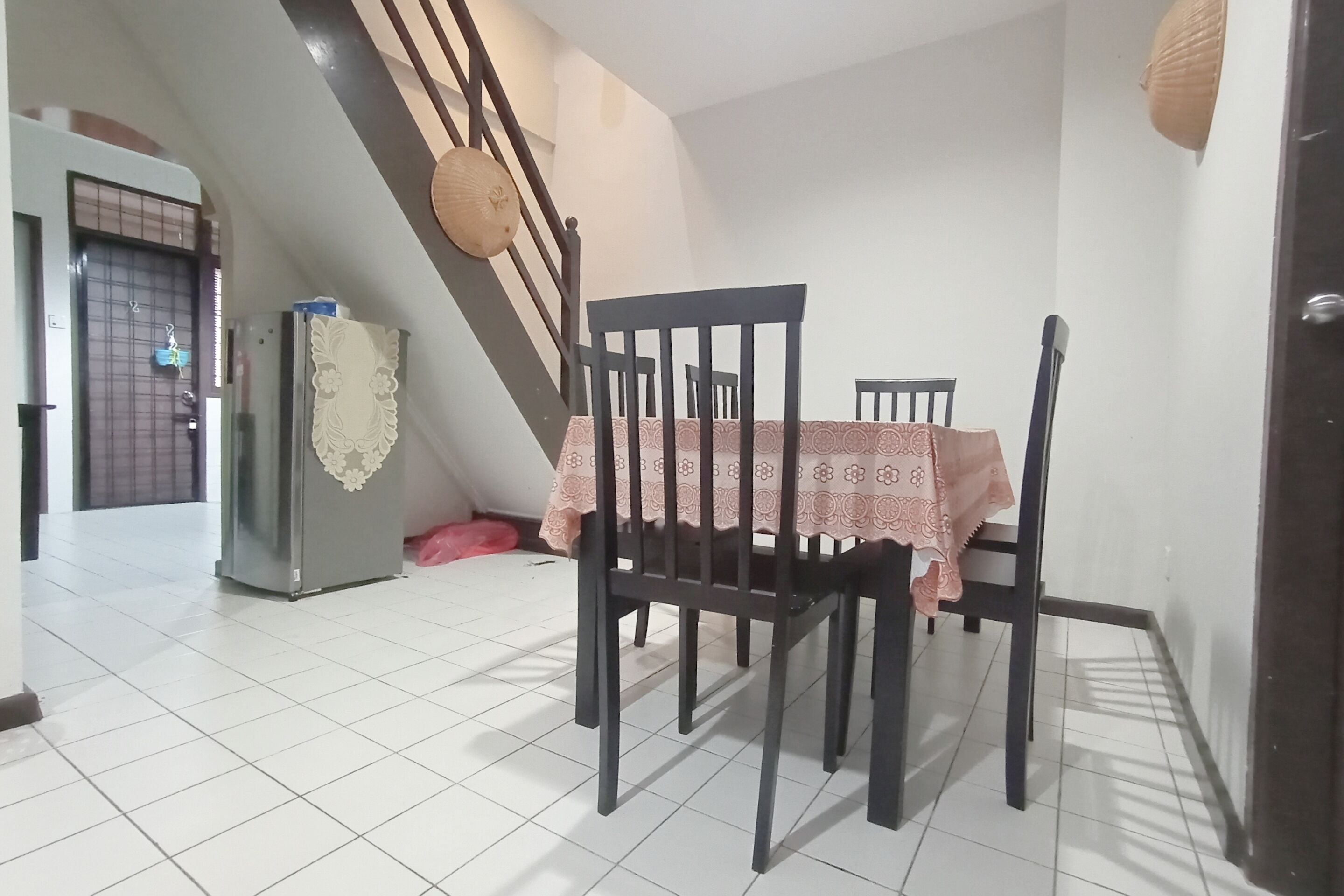 Oyo 90204 Emma Bdc Homestay