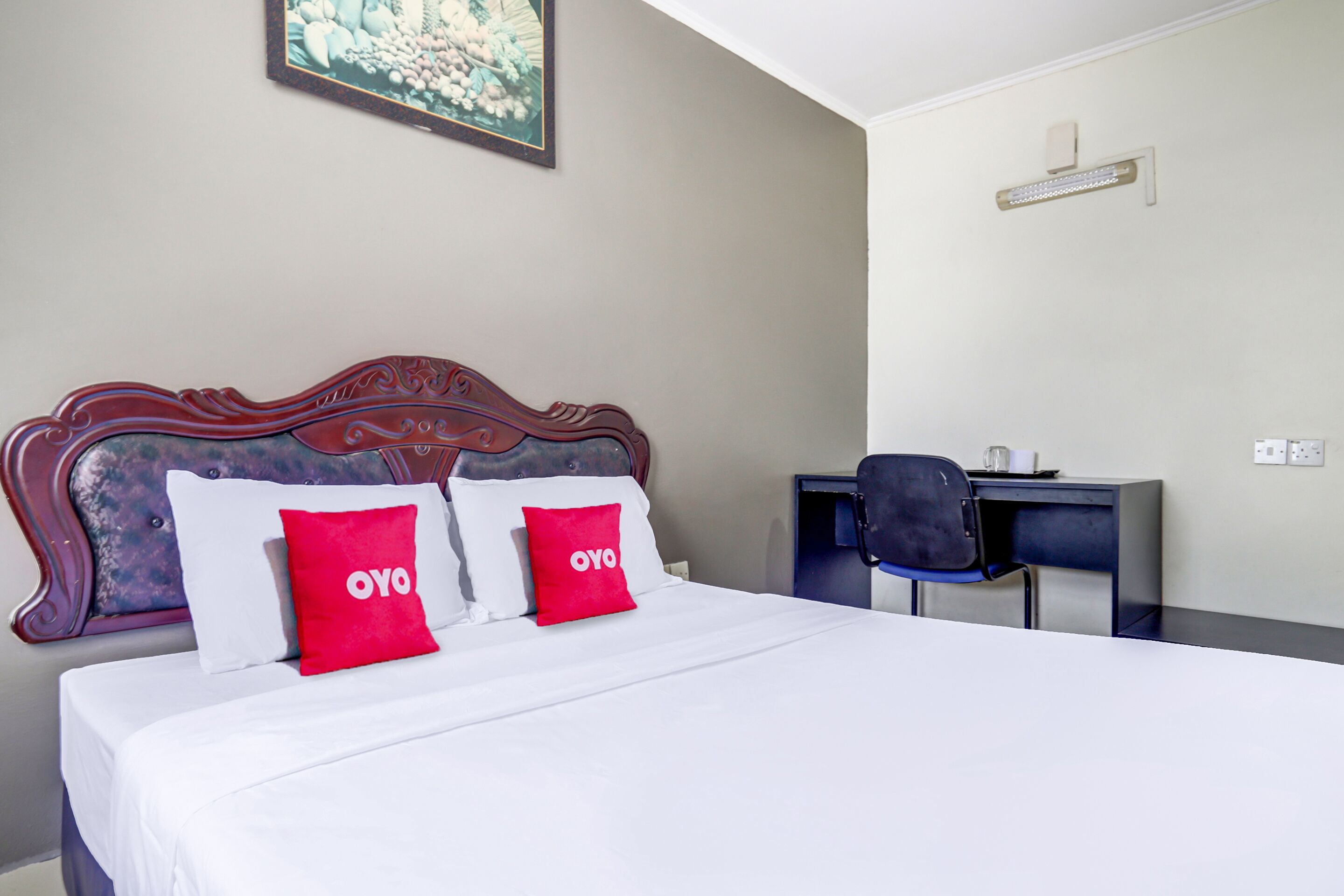 OYO  90376 Centre Point Hotel
