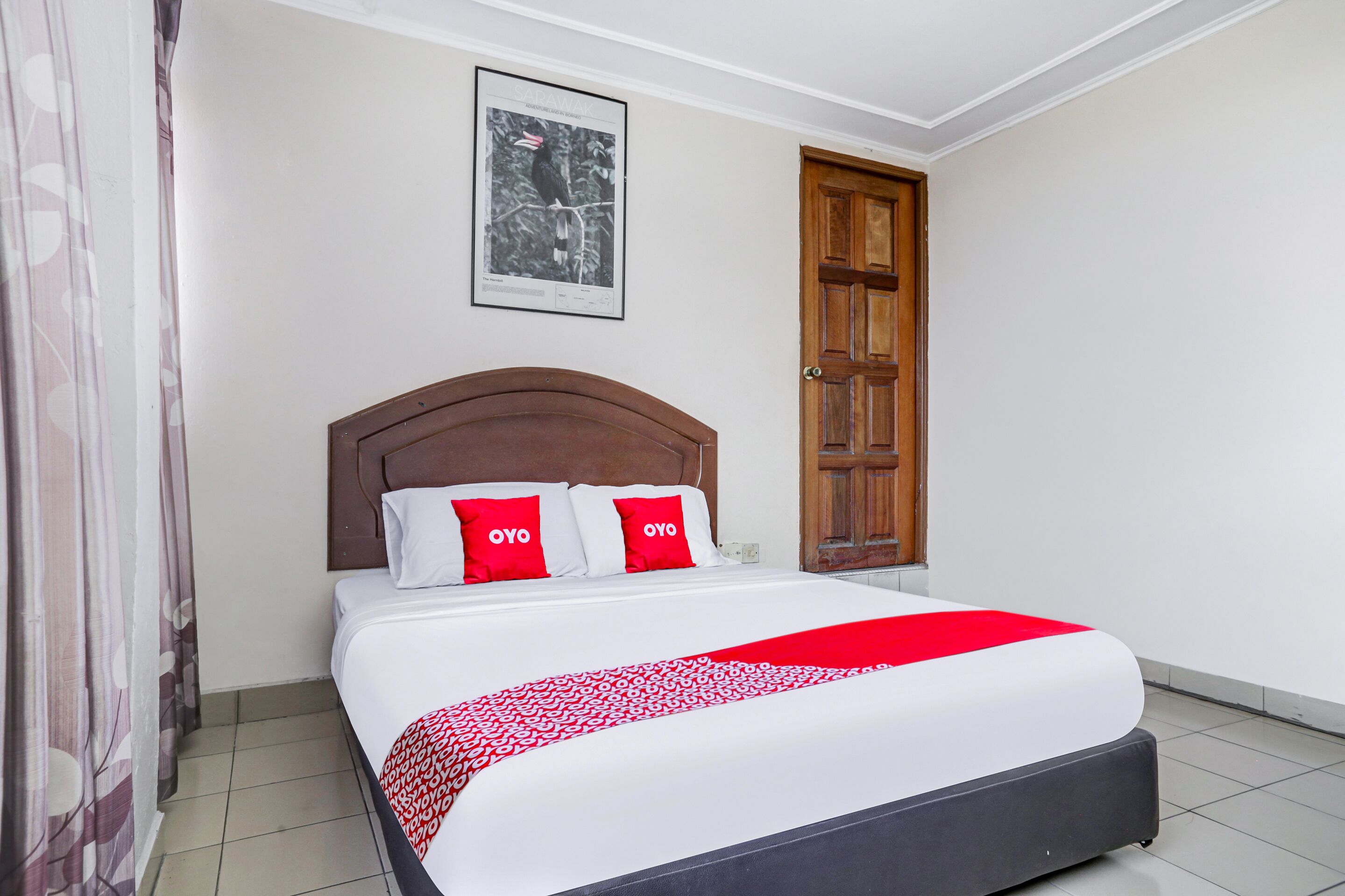 OYO  90376 Centre Point Hotel