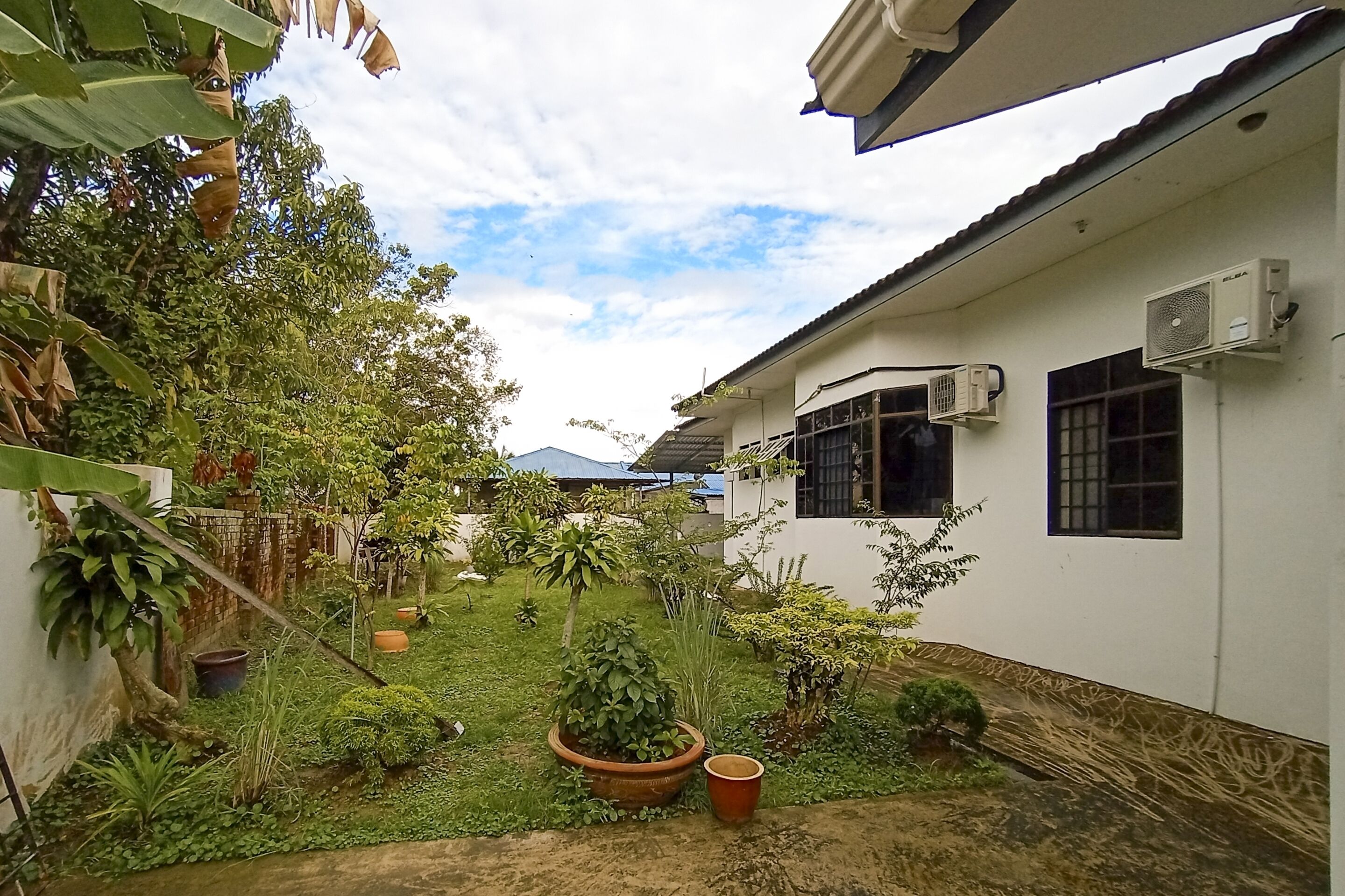 Oyo 90233 Joyful Homestay Miri