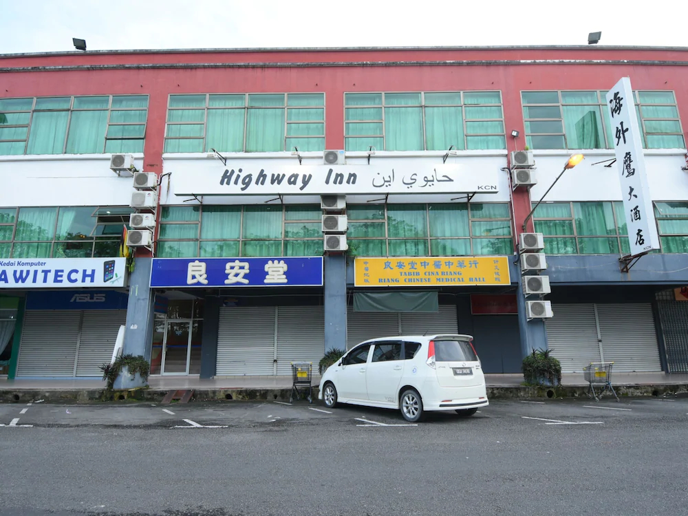 Highway Inn by OYO Rooms