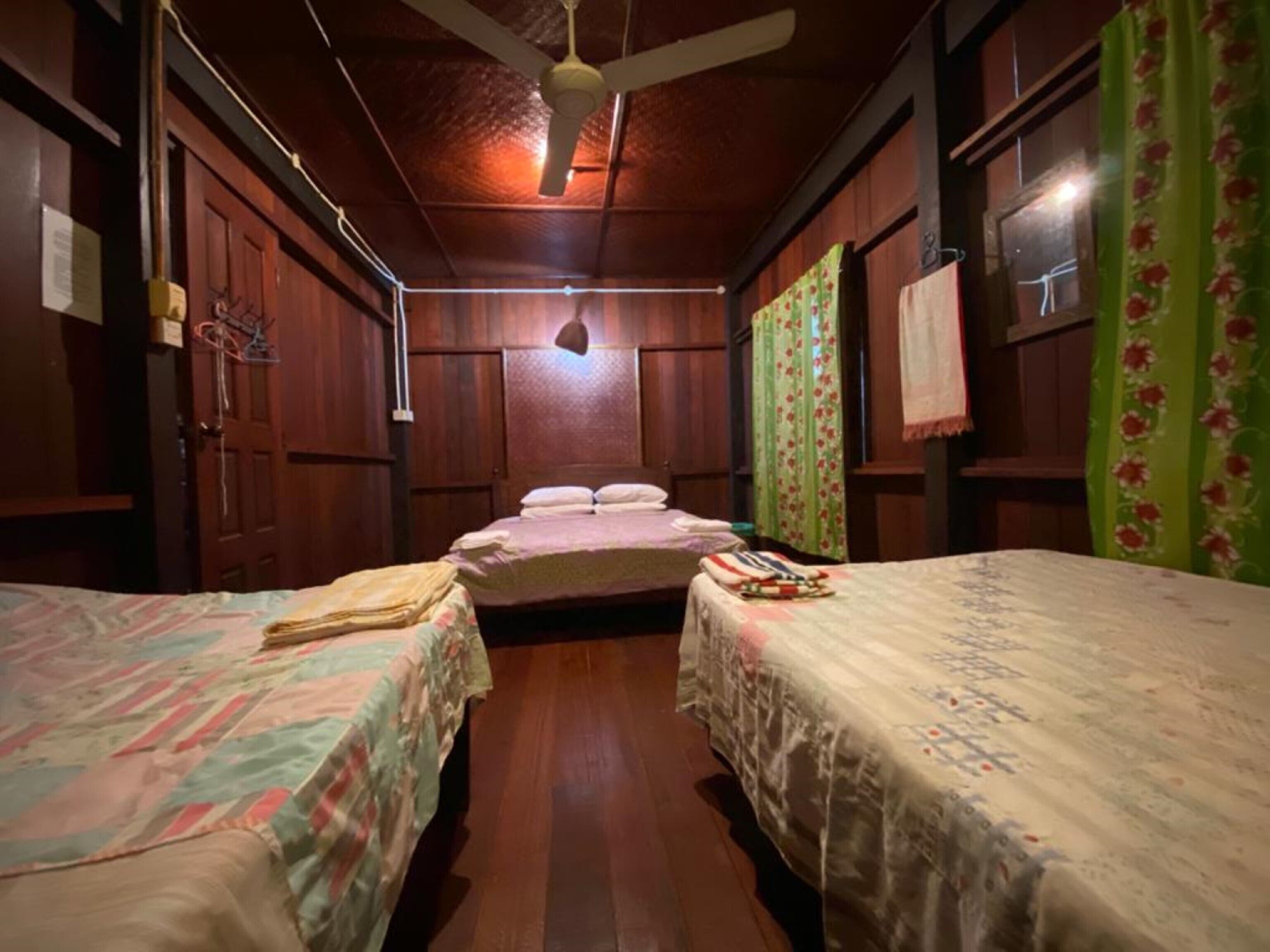 OYO Home 90328 Lamin Dana Cultural Lodge