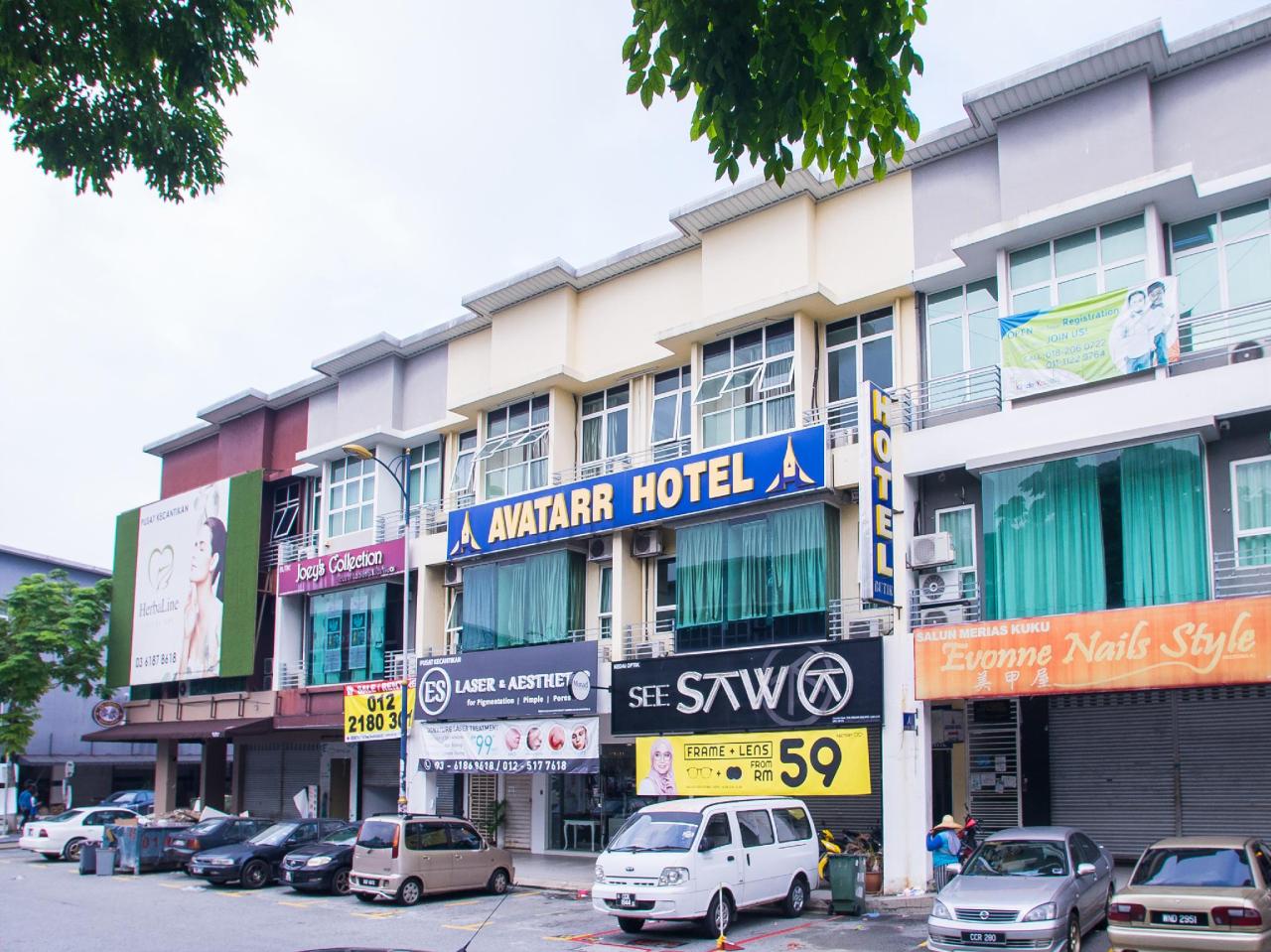 Avatarr Hotel by OYO Rooms