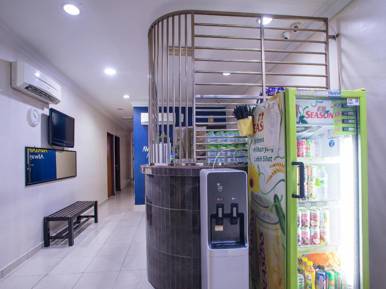 Avatarr Hotel by OYO Rooms