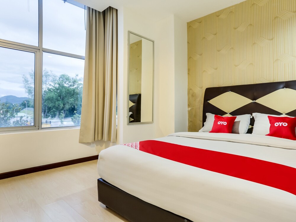 Grove Hotel by OYO Rooms