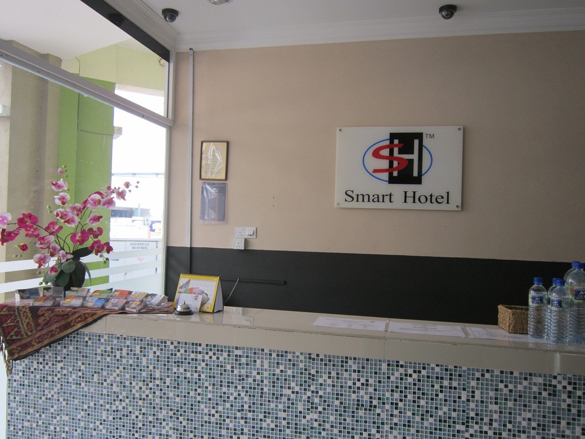 Smart Hotel Reko Central