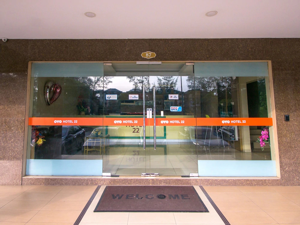 Hotel 22 Northport by OYO Rooms