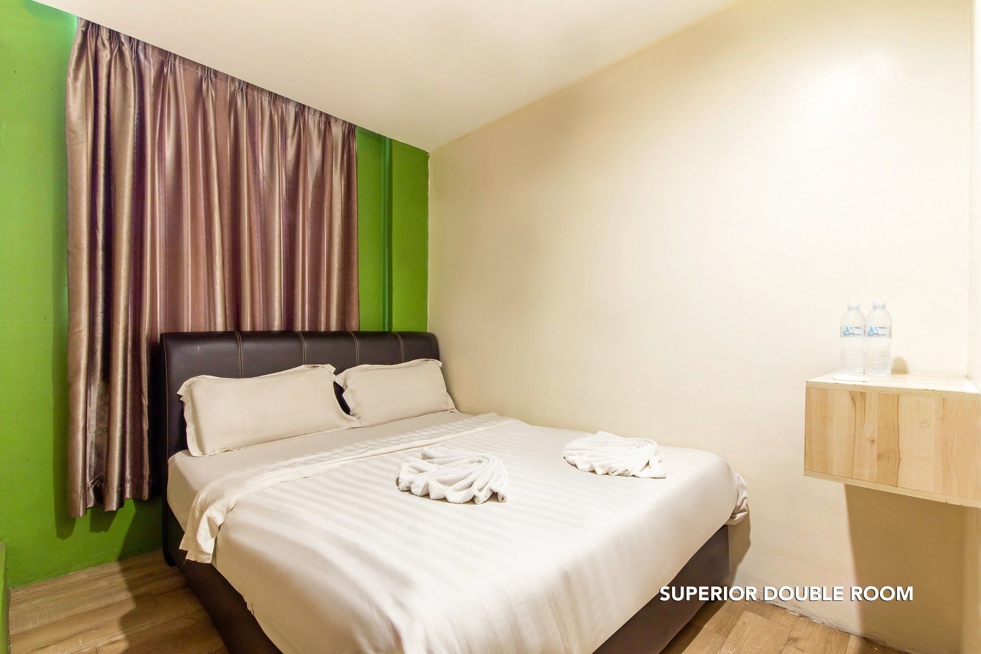 33 Star Hotel