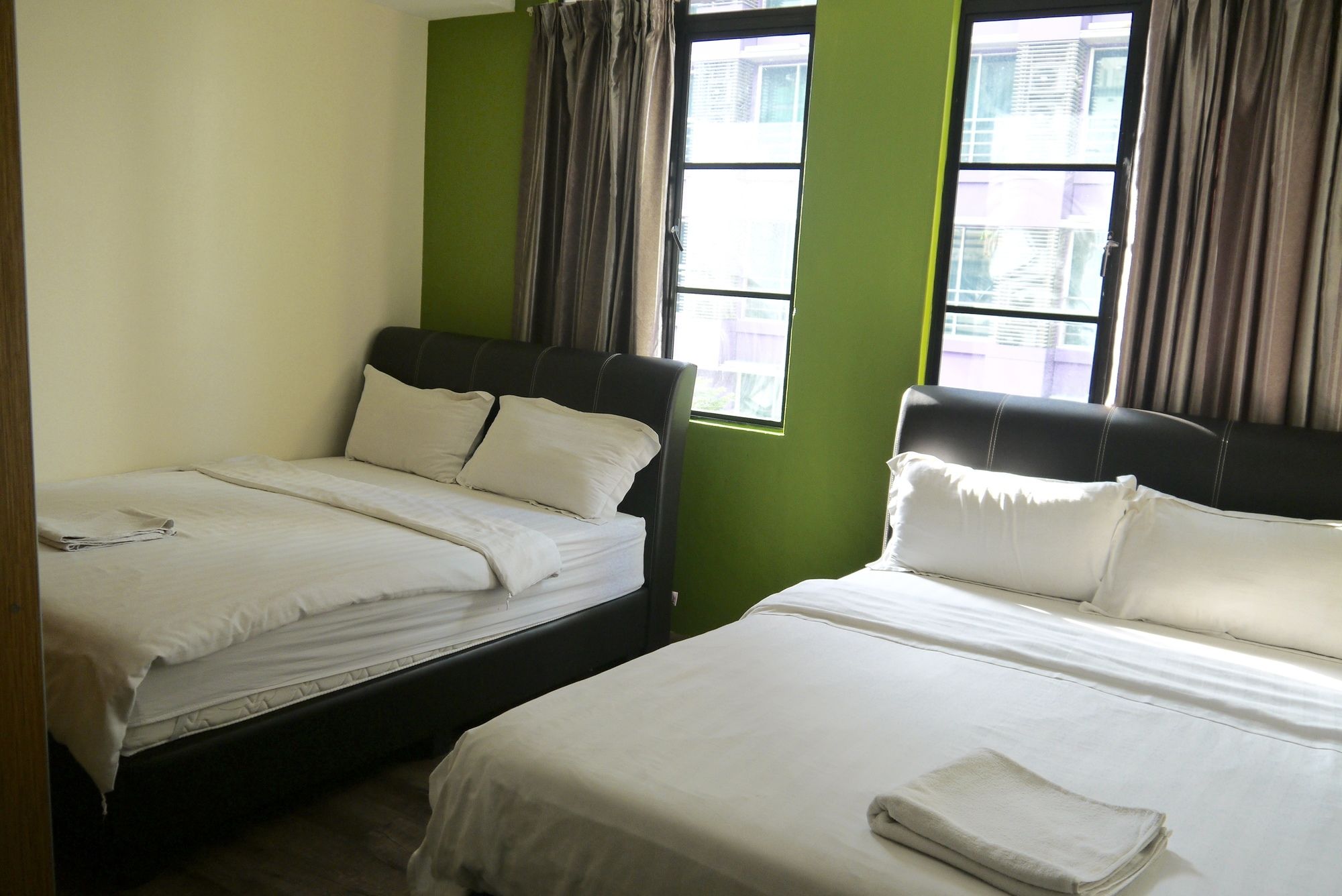 33 Star Hotel