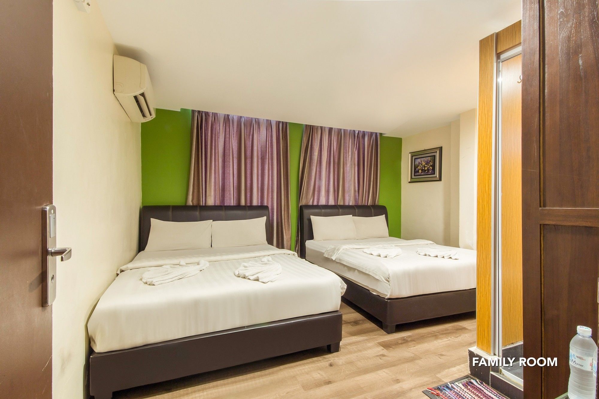 33 Star Hotel