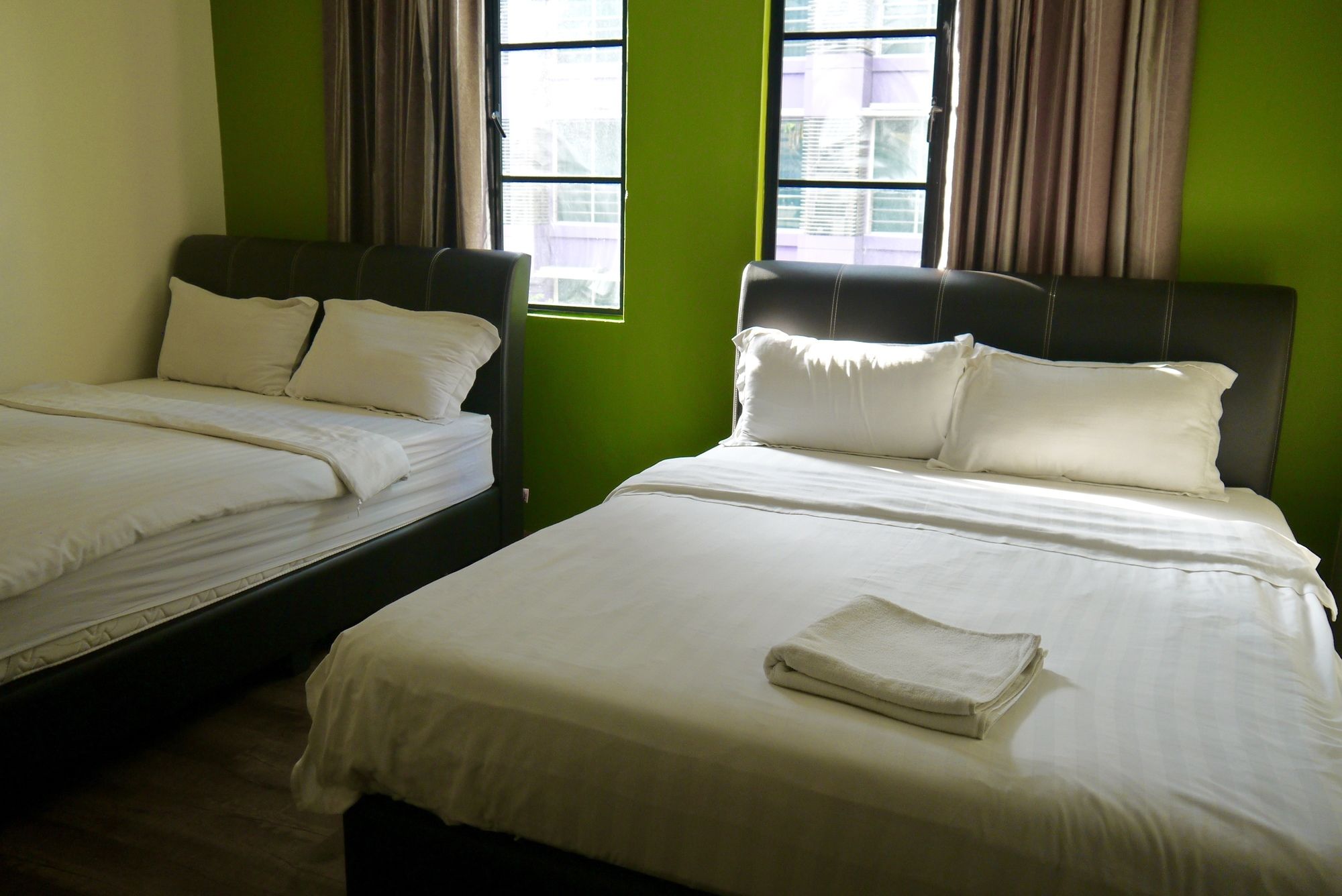 33 Star Hotel