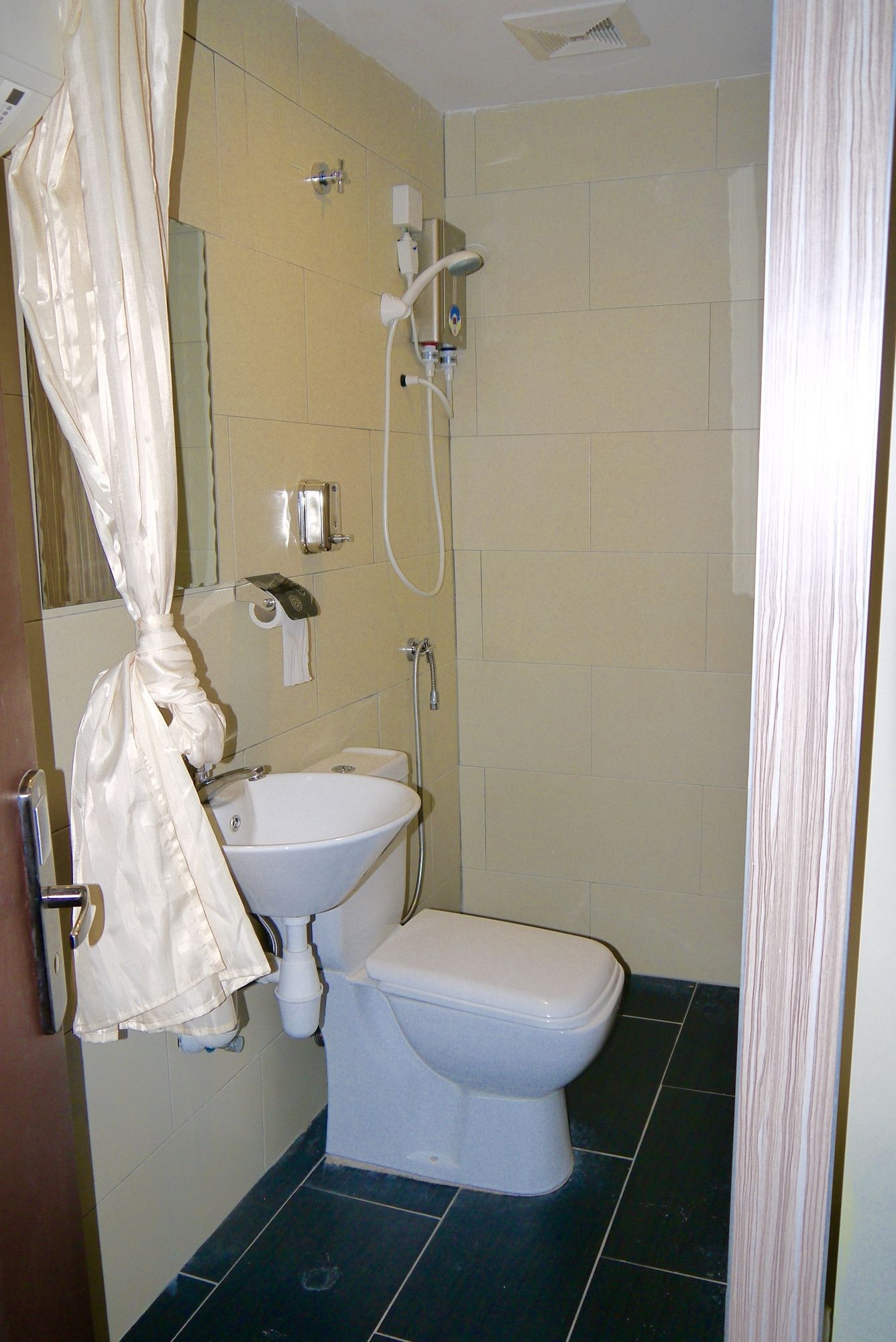 33 Star Hotel