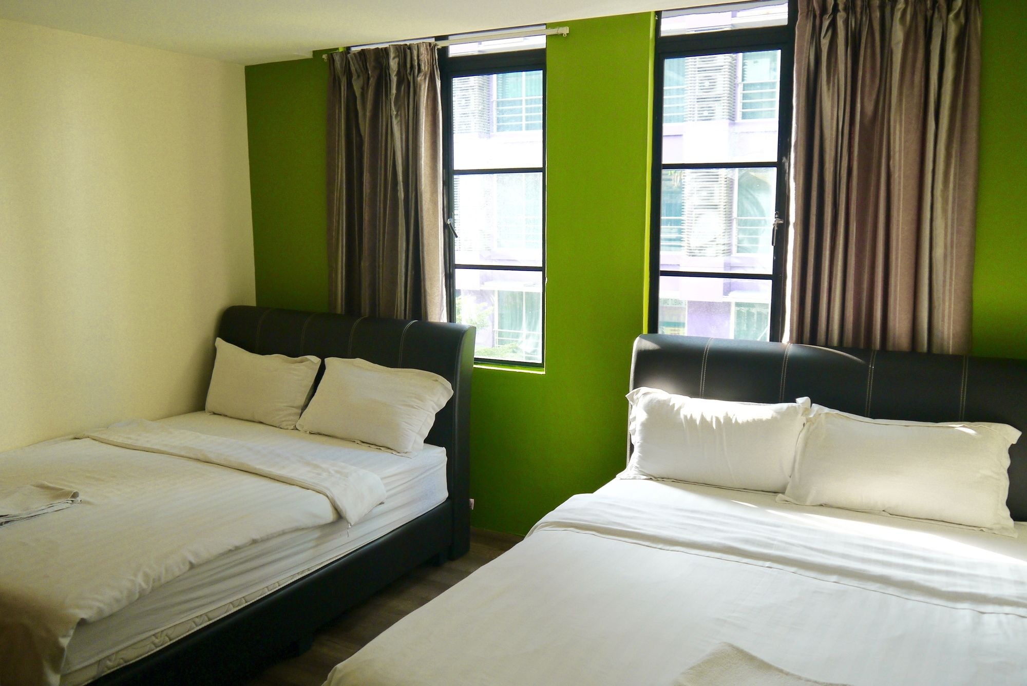33 Star Hotel