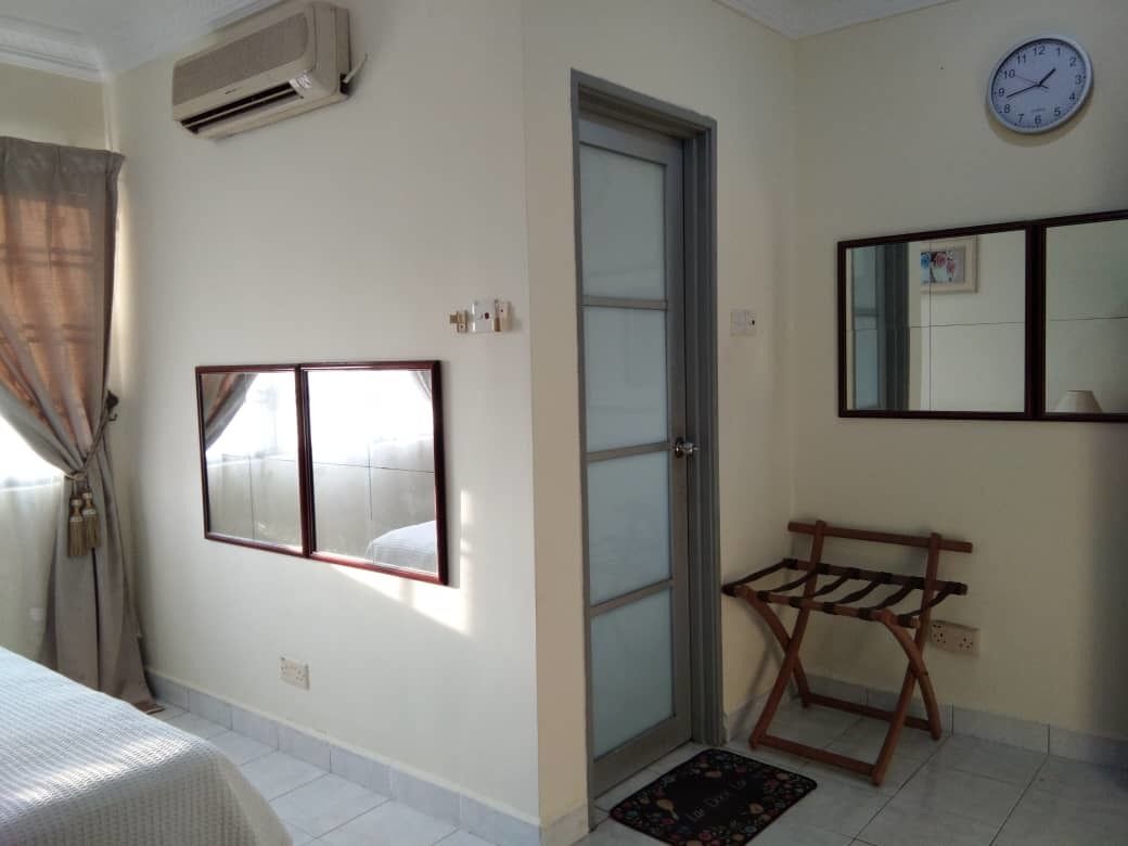 Aini's Guest House In Vista Amani Condo