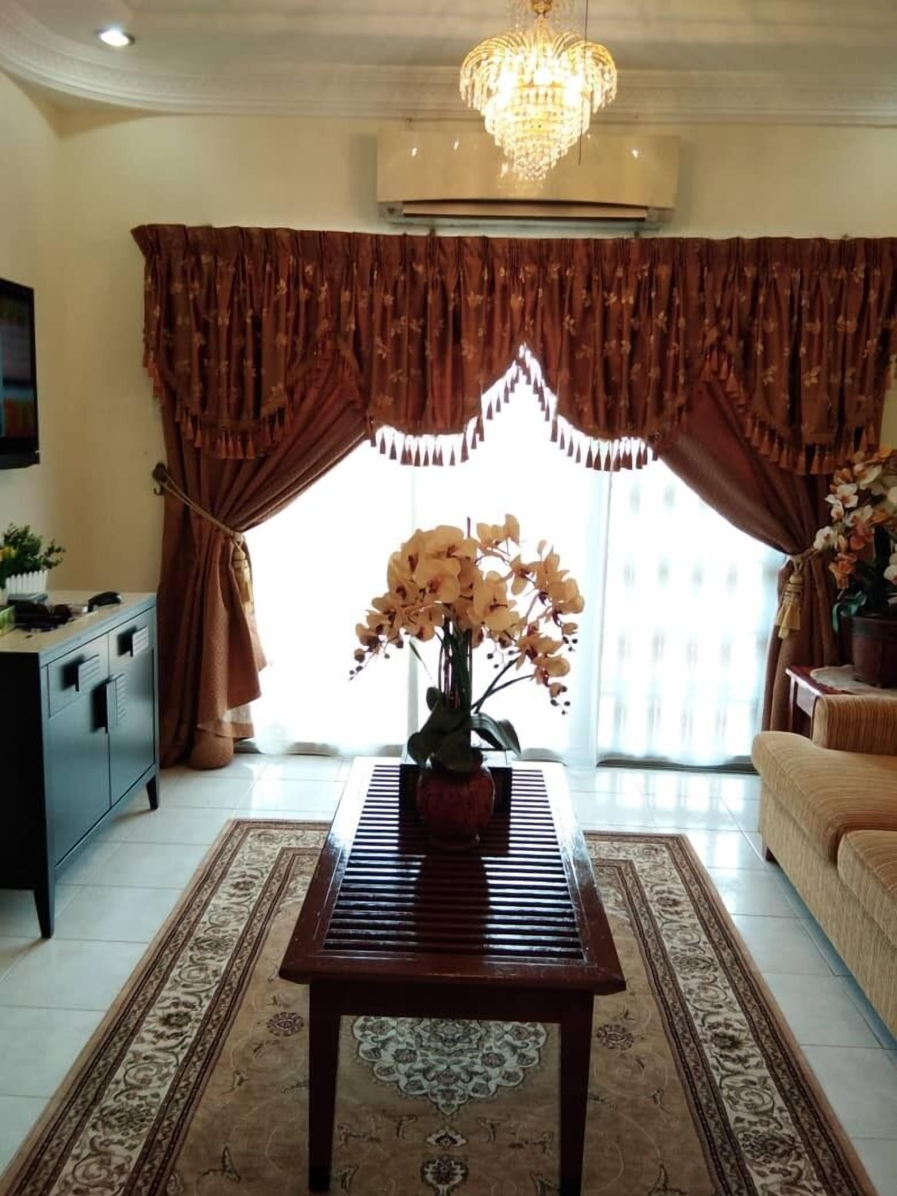 Aini's Guest House In Vista Amani Condo