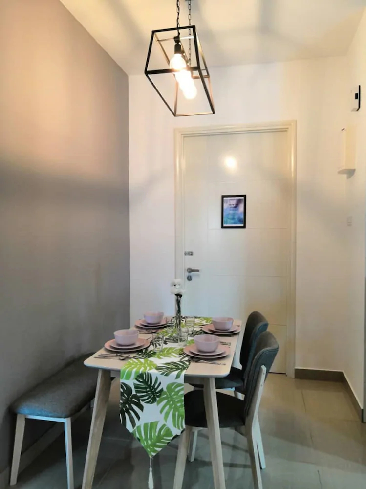 Arte Plus by Victoria Home