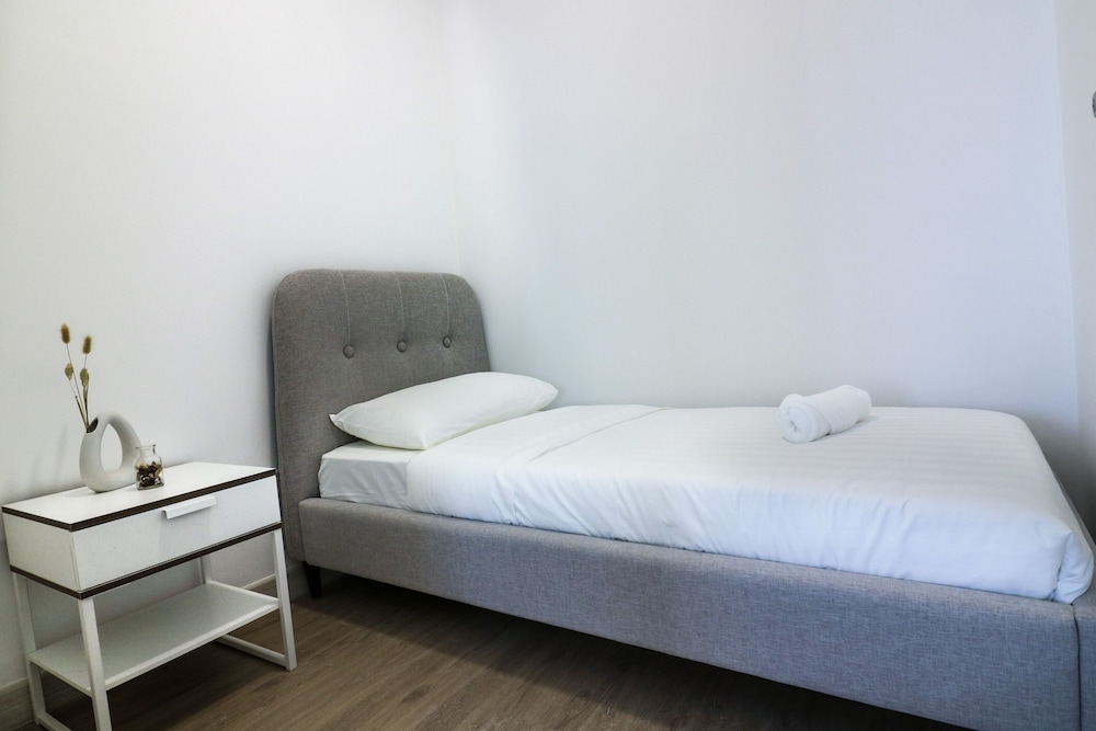 Arte Plus by Victoria Home
