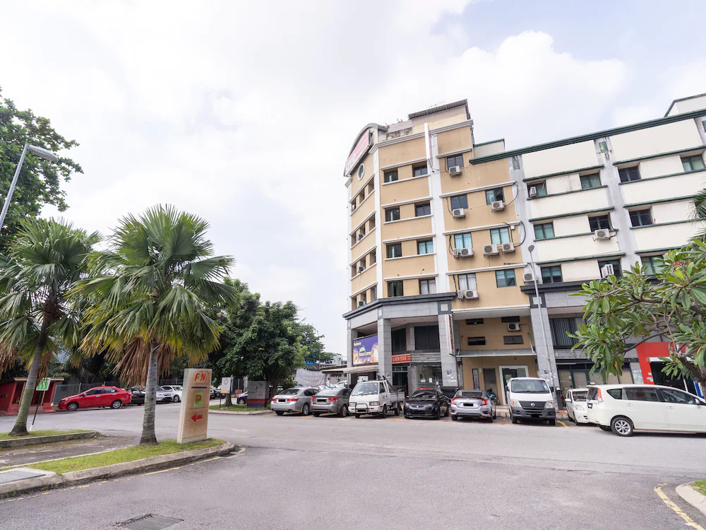 Budget Star Hotel by OYO Rooms