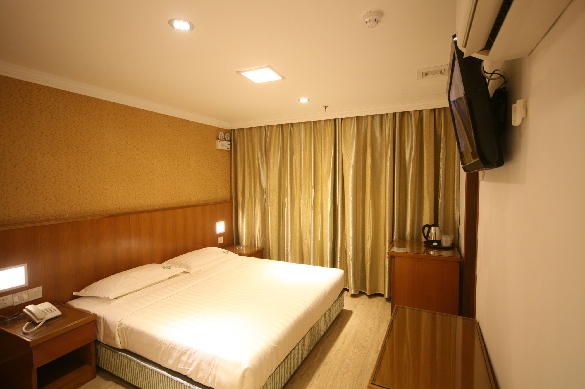 Cardogan Hotel