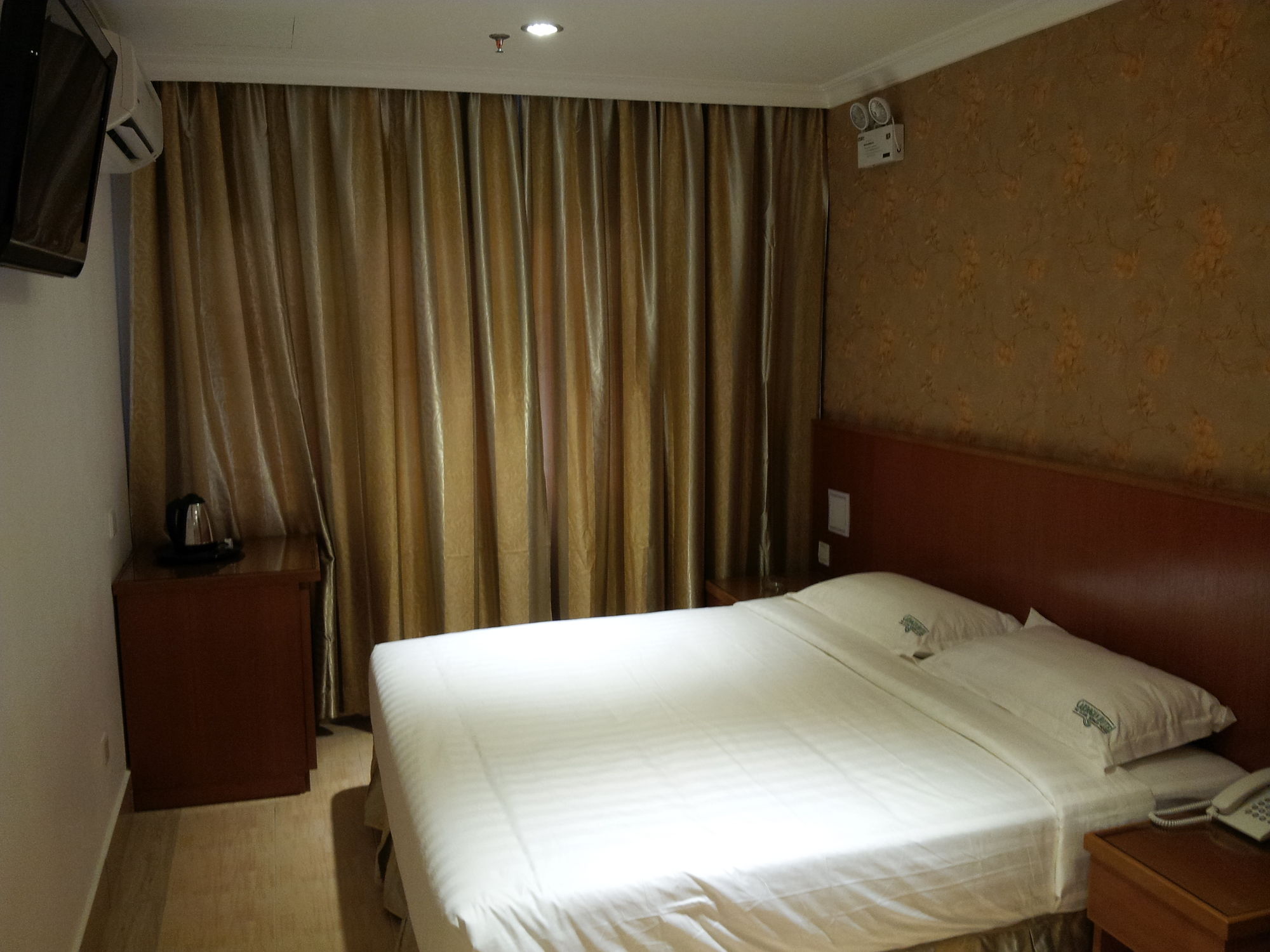 Cardogan Hotel