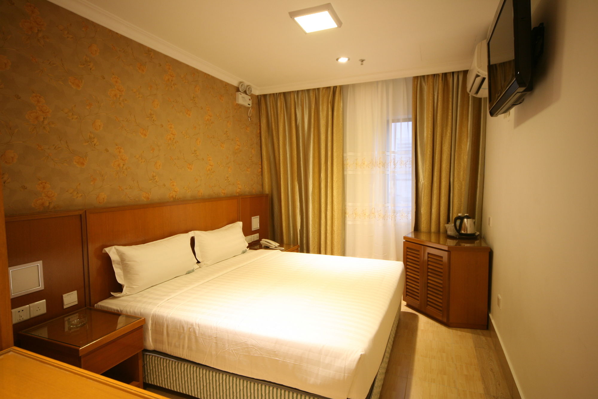 Cardogan Hotel